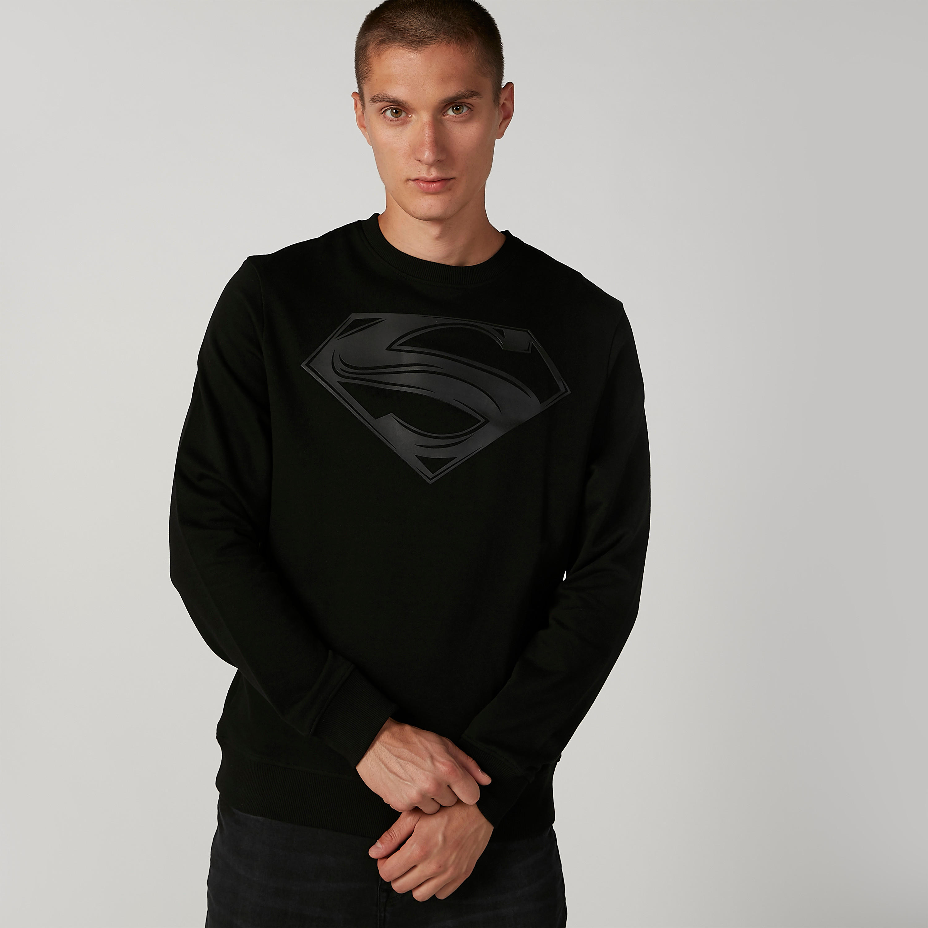 كنزة مستدامة بياقة مستديرة وأكمام طويلة وطبعات سوبرمان -men-winterwear-hoodiesandsweatshirts-image-1