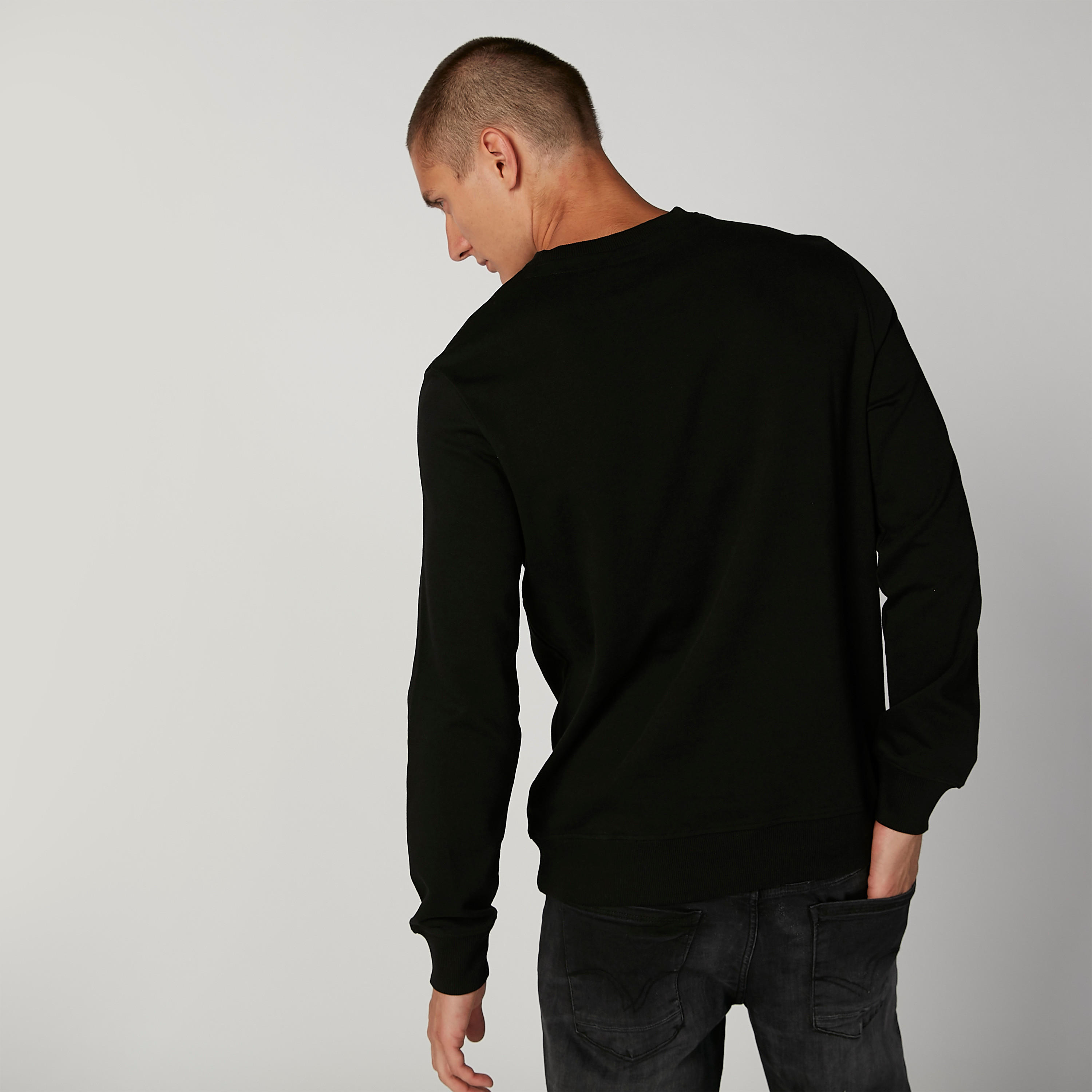 كنزة مستدامة بياقة مستديرة وأكمام طويلة وطبعات سوبرمان -men-winterwear-hoodiesandsweatshirts-image-2