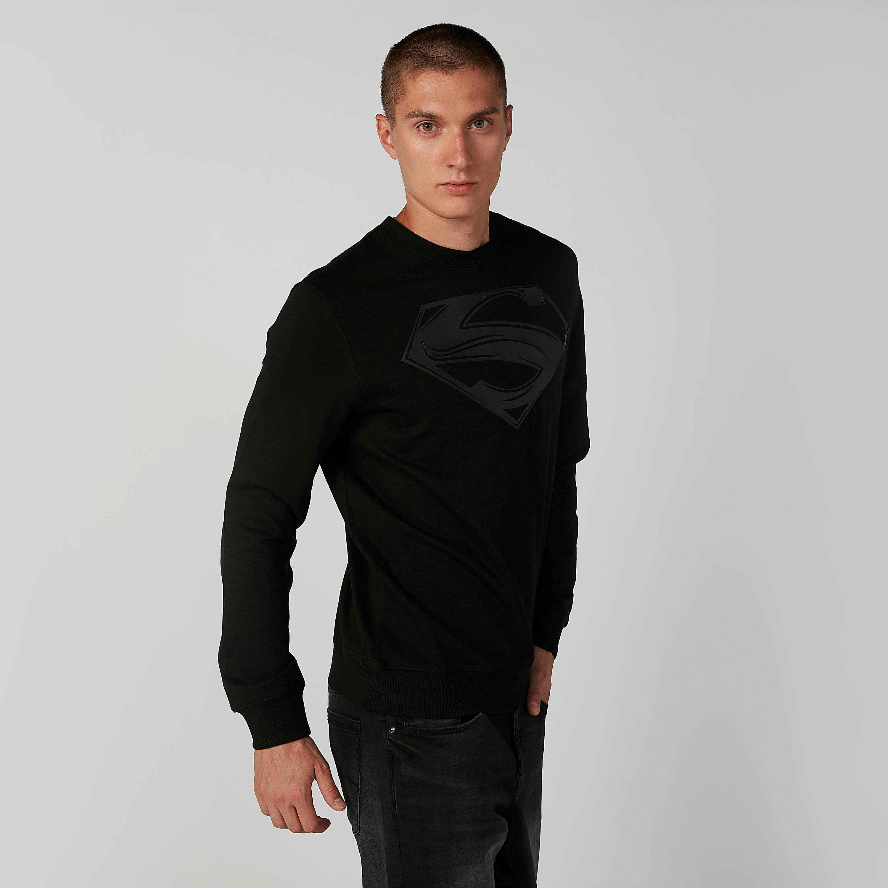 كنزة مستدامة بياقة مستديرة وأكمام طويلة وطبعات سوبرمان -men-winterwear-hoodiesandsweatshirts-image-3