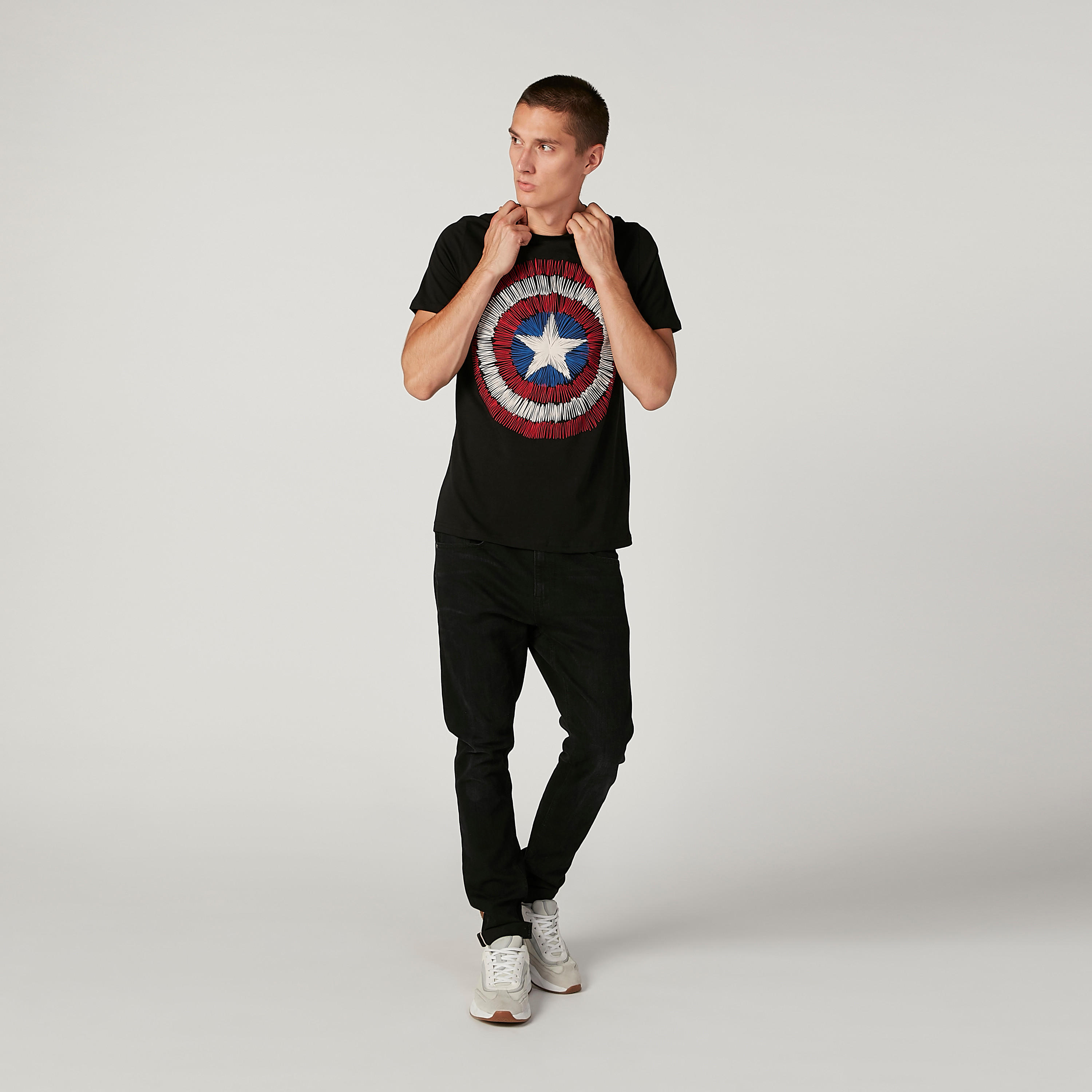 تيشيرت مستدام سليم بياقة ضيّقة وطبعات كابتن أمريكا -men-clothing-tshirtsandpolos-tshirts-image-2