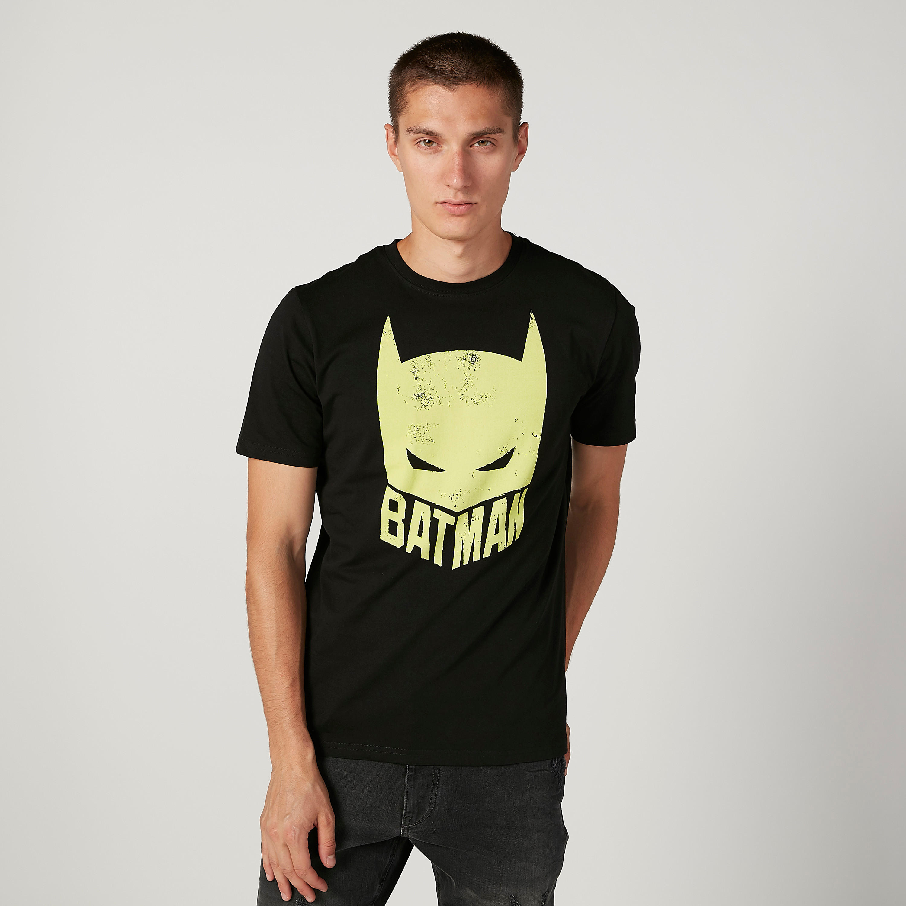 تيشيرت مستدام سليم بياقة ضيّقة وطبعات باتمان-men-clothing-tshirtsandpolos-tshirts-image-1