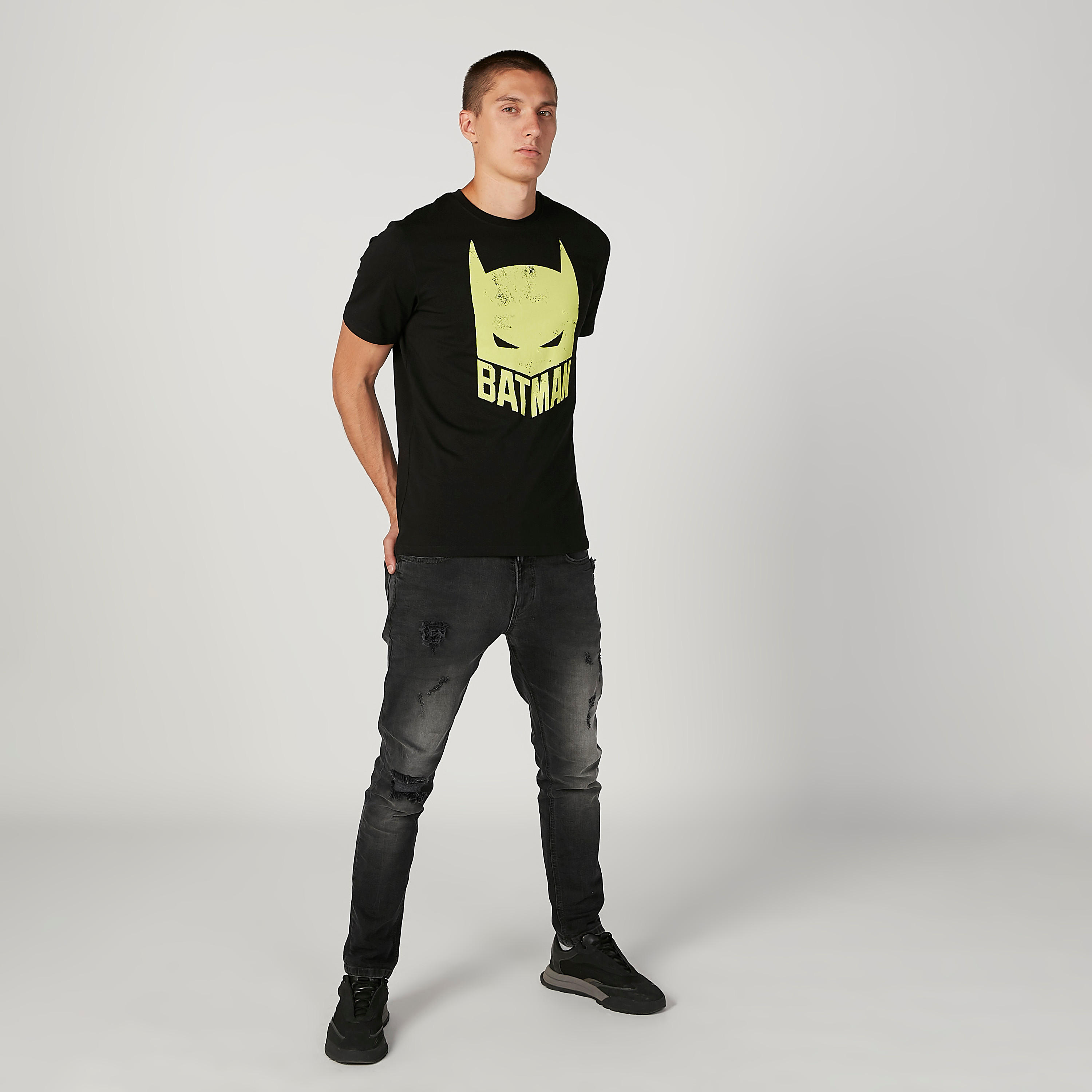 تيشيرت مستدام سليم بياقة ضيّقة وطبعات باتمان-men-clothing-tshirtsandpolos-tshirts-image-2