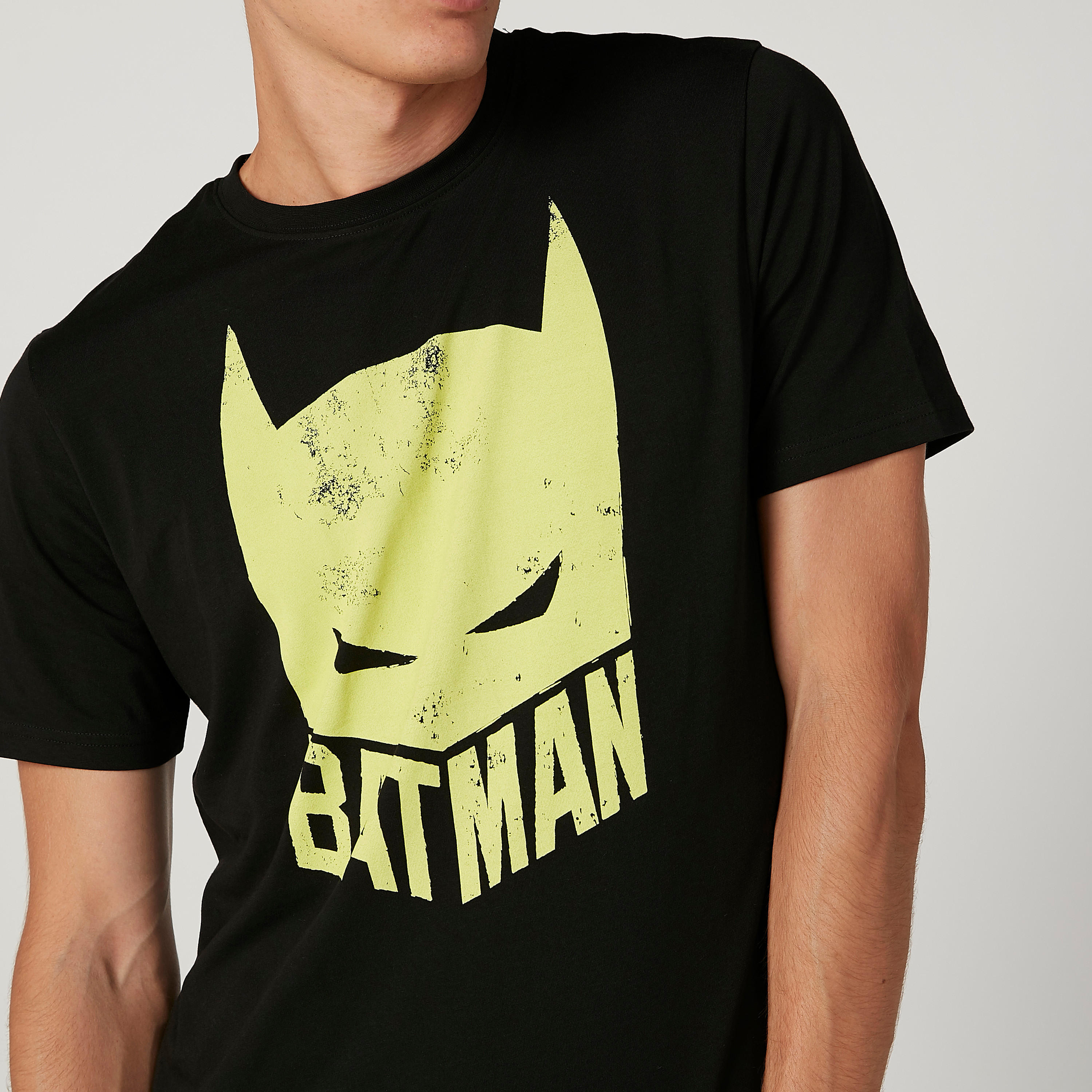 تيشيرت مستدام سليم بياقة ضيّقة وطبعات باتمان-men-clothing-tshirtsandpolos-tshirts-image-3