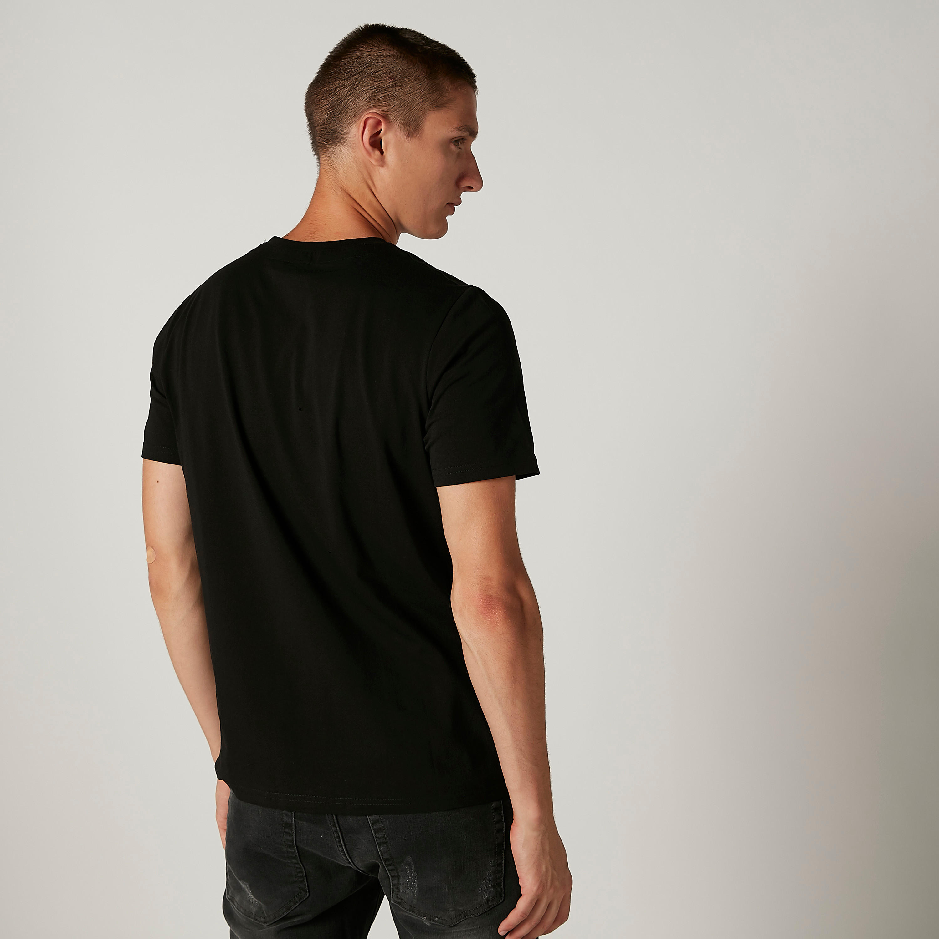 تيشيرت مستدام سليم بياقة ضيّقة وطبعات باتمان-men-clothing-tshirtsandpolos-tshirts-image-4