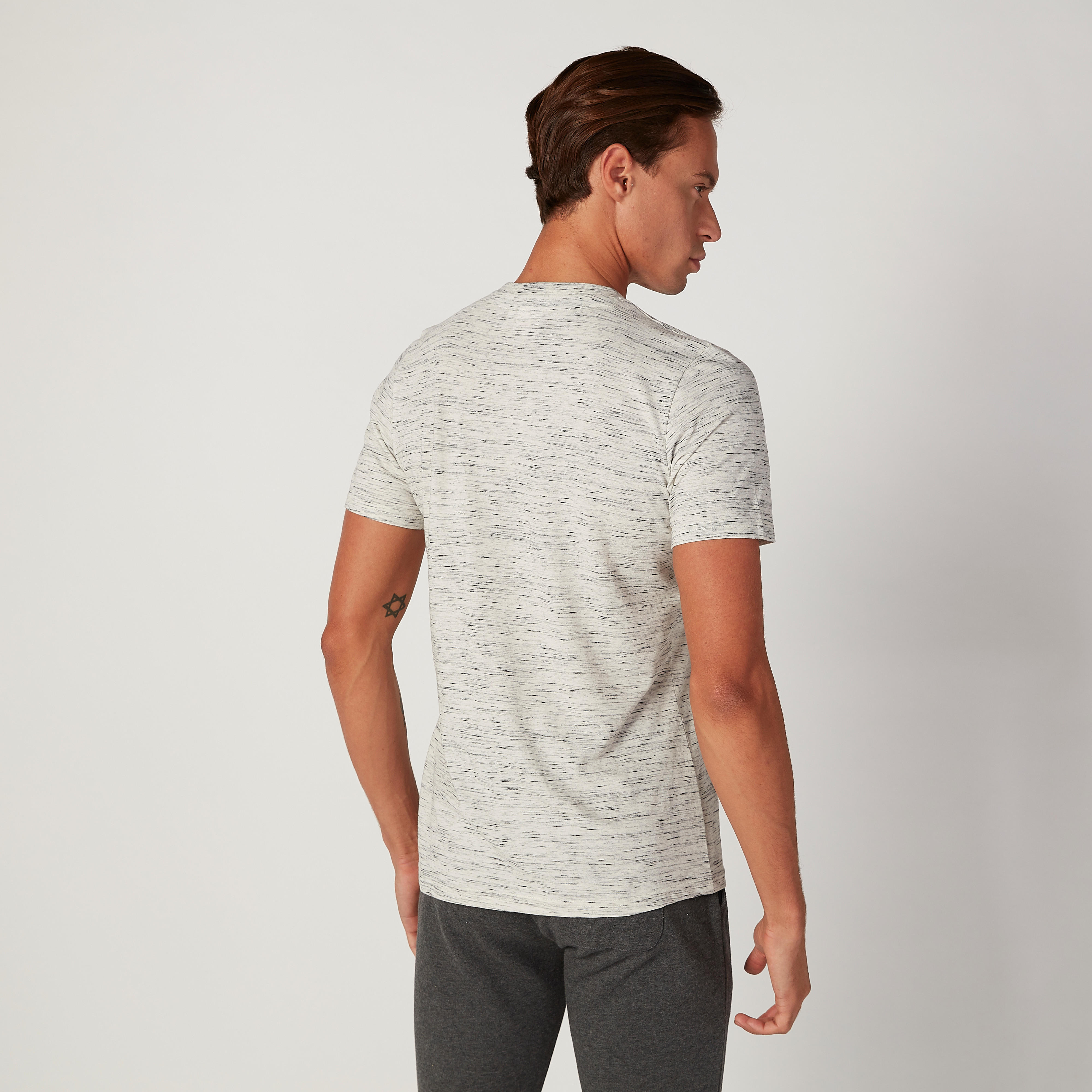 تيشيرت مستدام سليم فيت بياقة ضيّقة وطبعات ثور -men-clothing-tshirtsandpolos-tshirts-image-1
