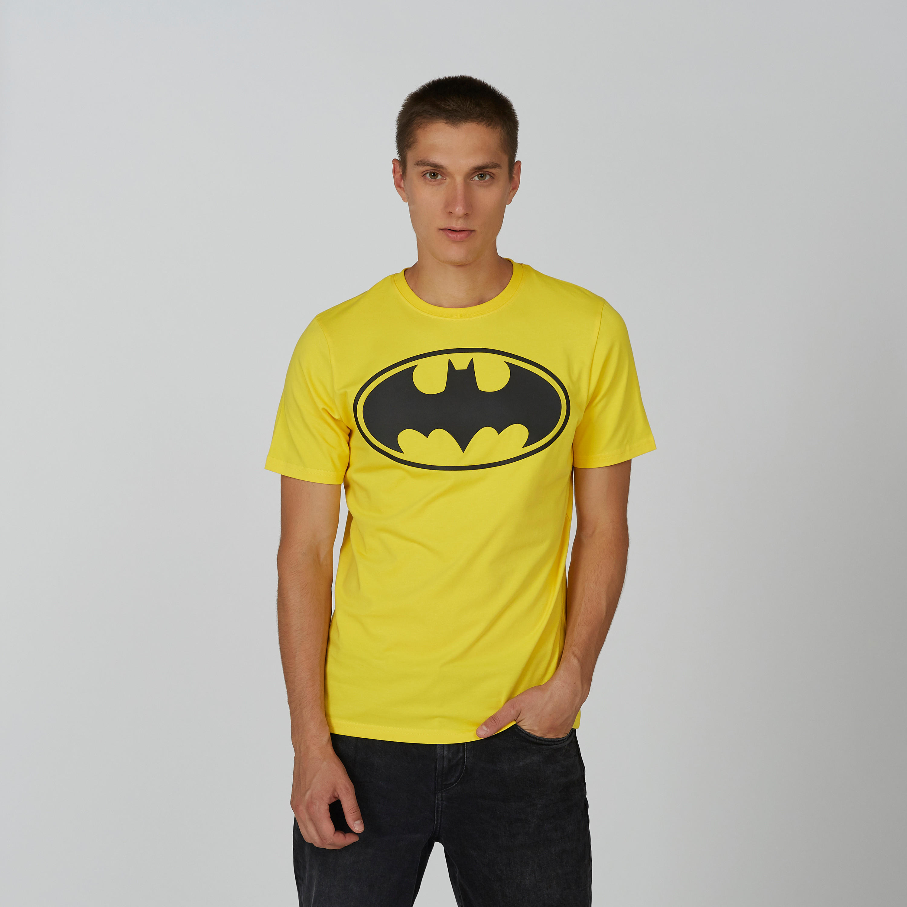 تيشيرت مستدام سليم بياقة ضيّقة وطبعات باتمان -men-clothing-tshirtsandpolos-tshirts-image-1