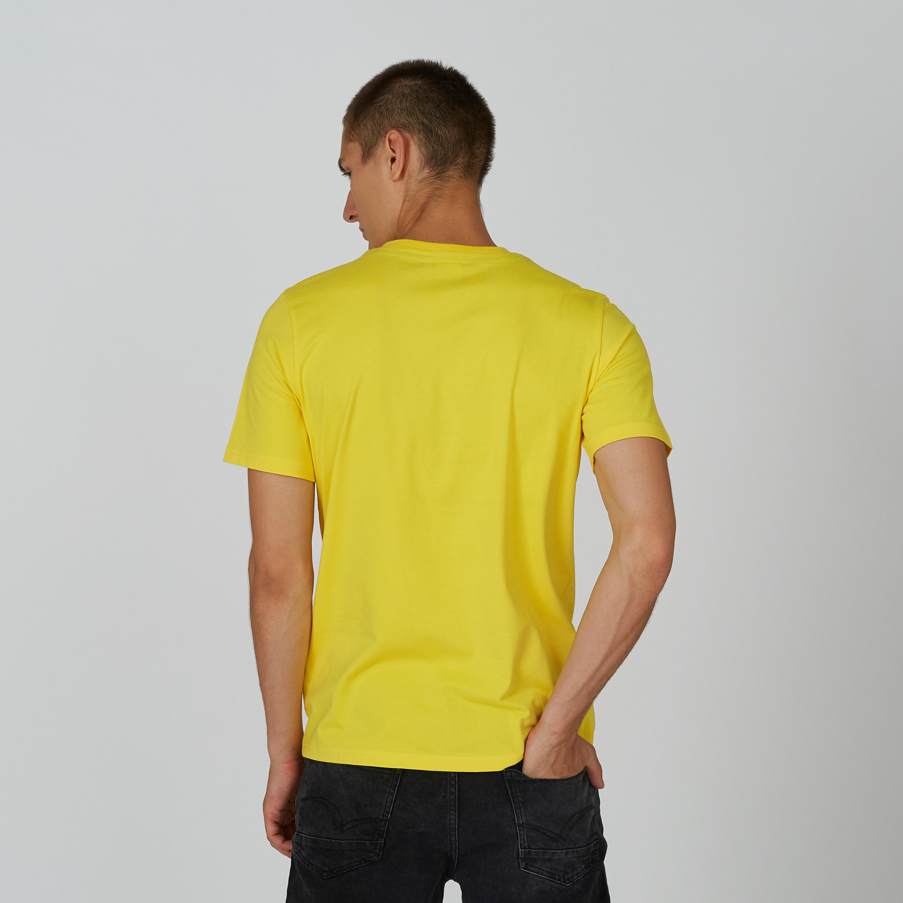 تيشيرت مستدام سليم بياقة ضيّقة وطبعات باتمان -men-clothing-tshirtsandpolos-tshirts-image-2