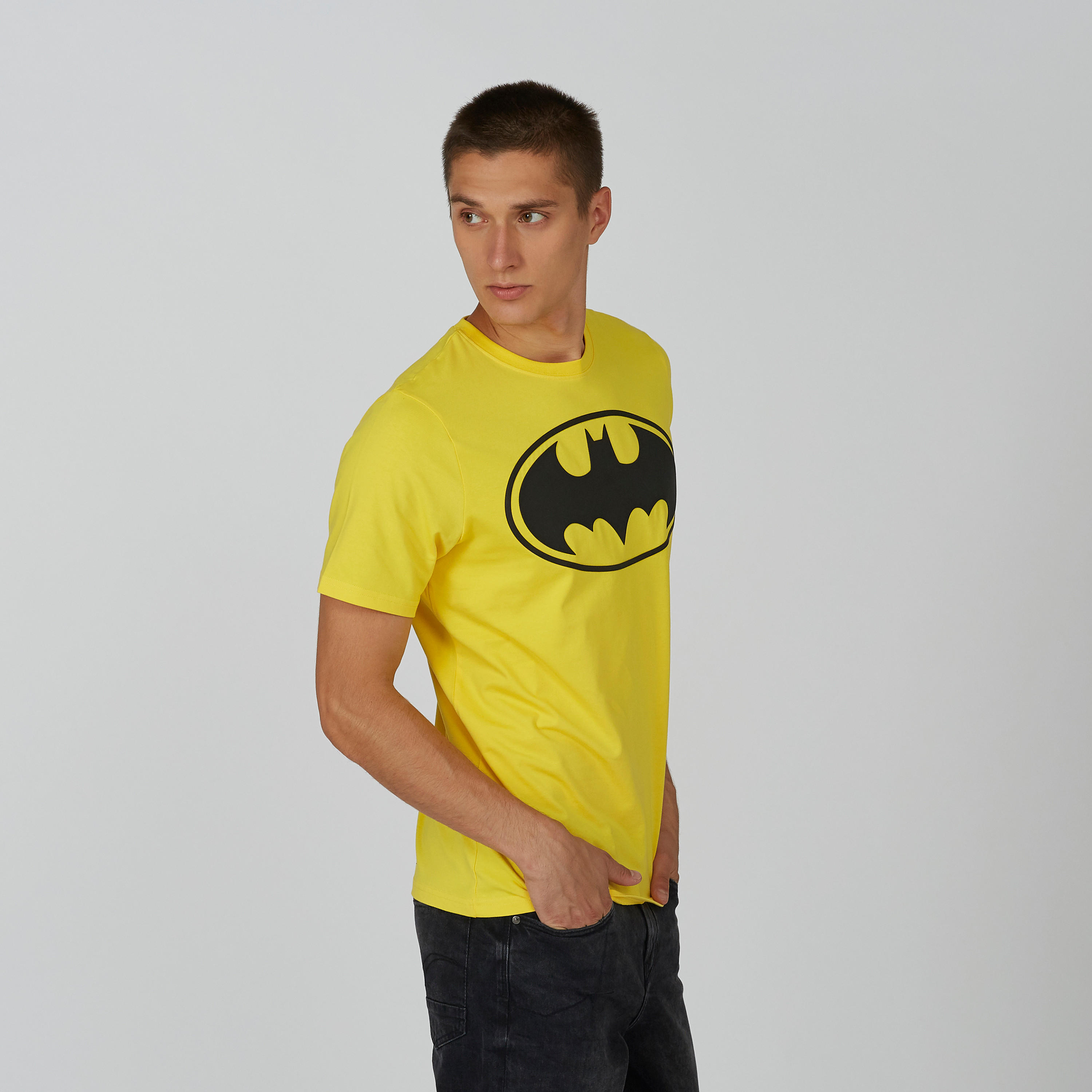 تيشيرت مستدام سليم بياقة ضيّقة وطبعات باتمان -men-clothing-tshirtsandpolos-tshirts-image-3