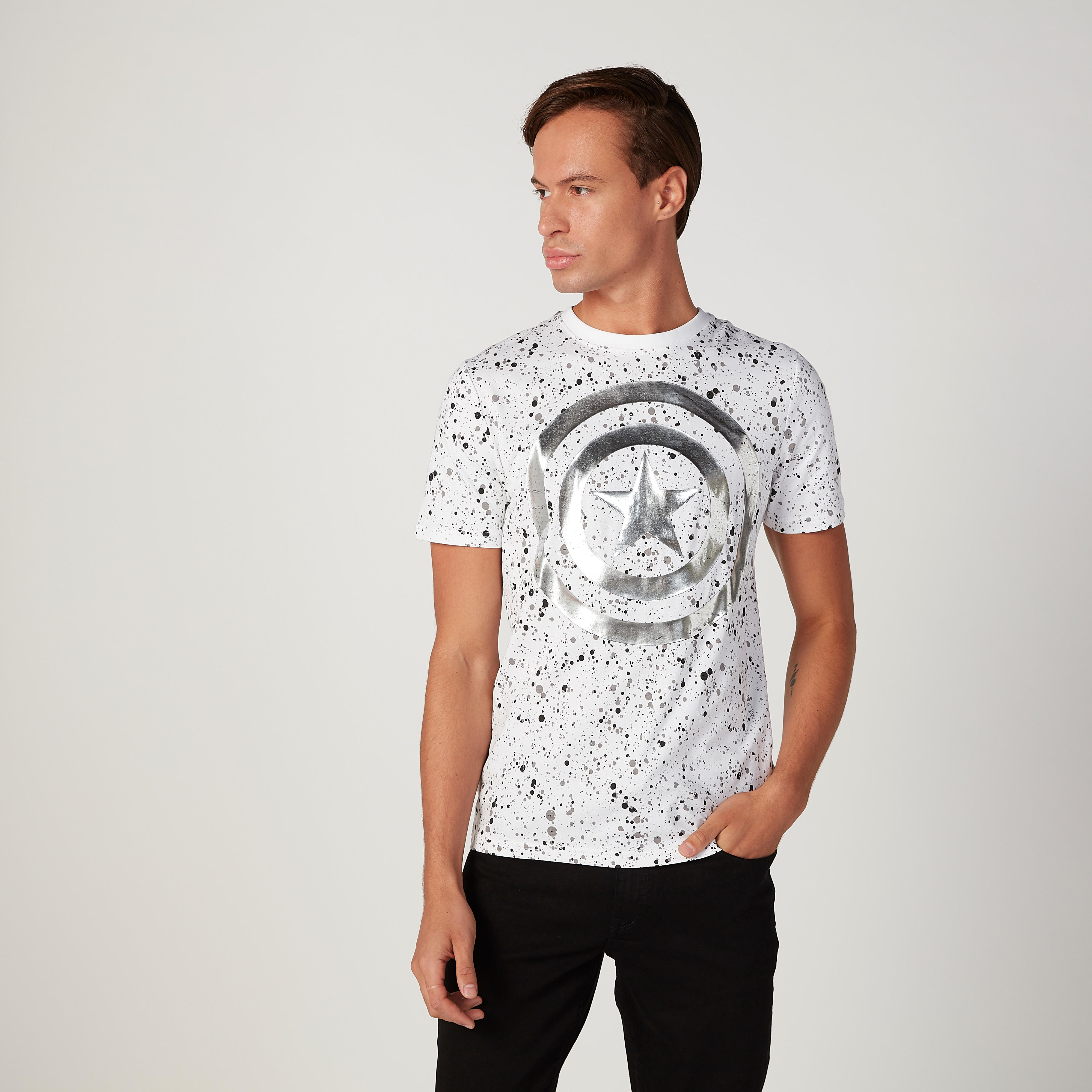 تيشيرت مستدام سليم فيت بياقة ضيّقة وطبعات كابتن أمريكا -men-clothing-tshirtsandpolos-tshirts-image-1
