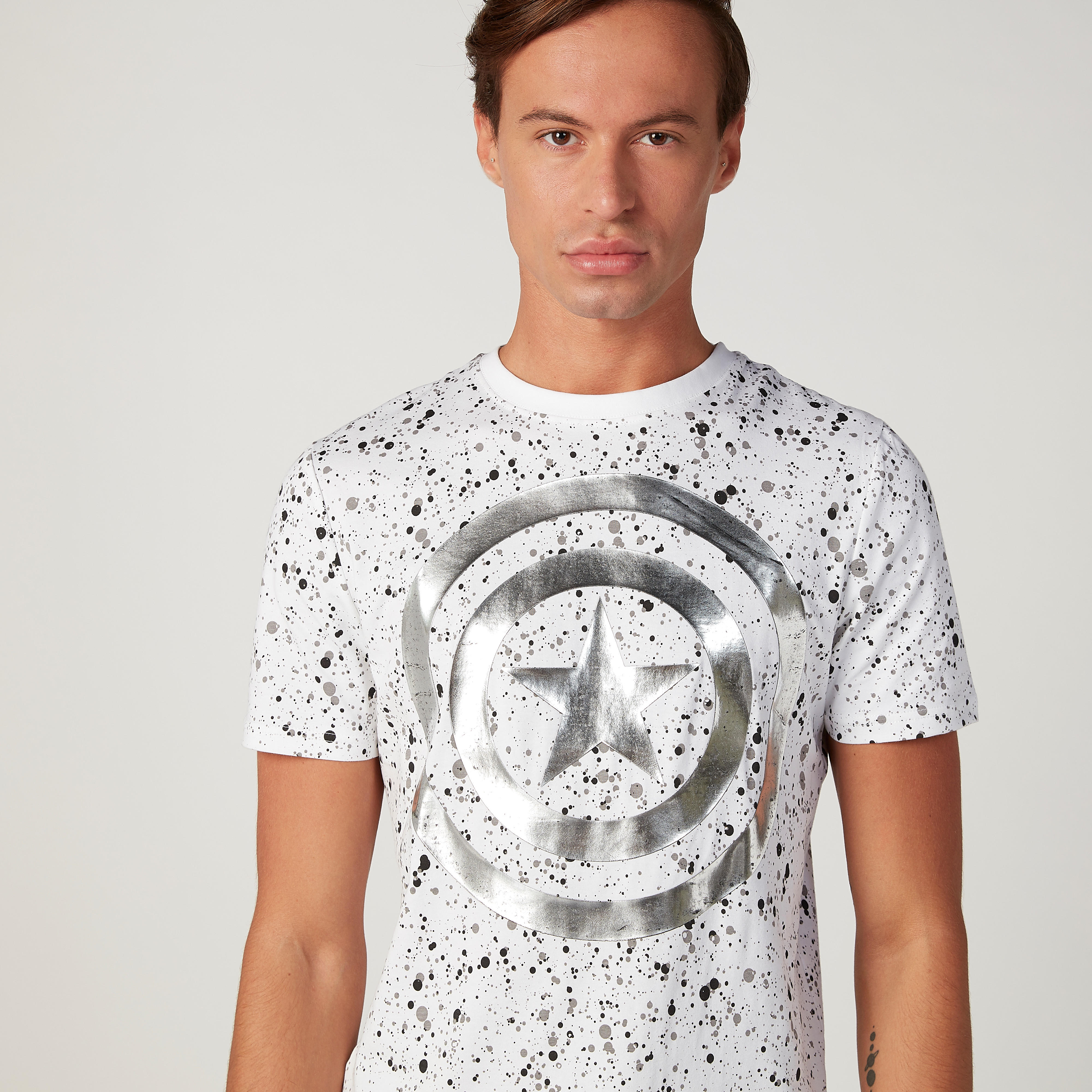تيشيرت مستدام سليم فيت بياقة ضيّقة وطبعات كابتن أمريكا -men-clothing-tshirtsandpolos-tshirts-image-3