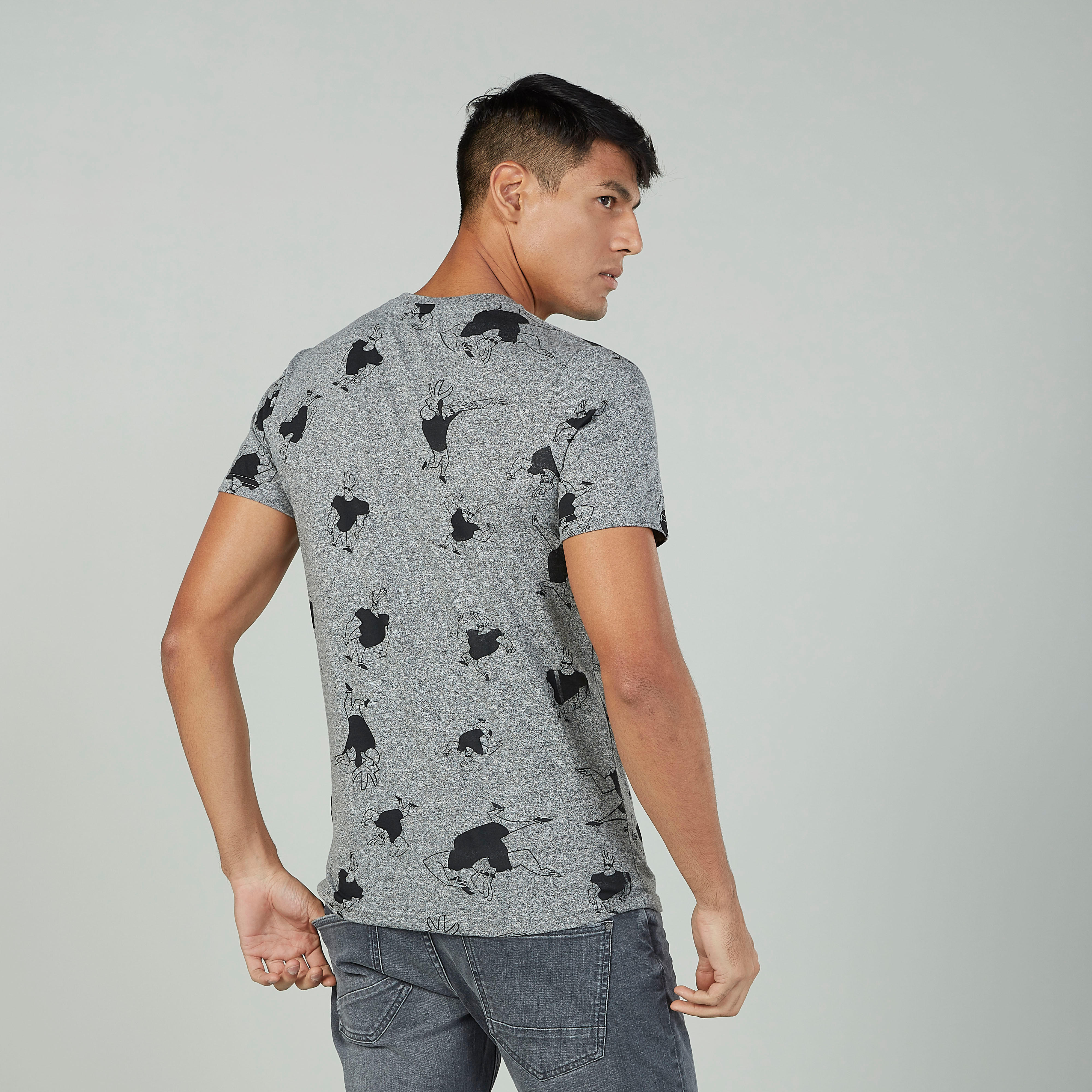 تيشيرت مستدام سليم بياقة ضيّقة وأكمام قصيرة وطبعات  -men-clothing-tshirtsandpolos-tshirts-image-4