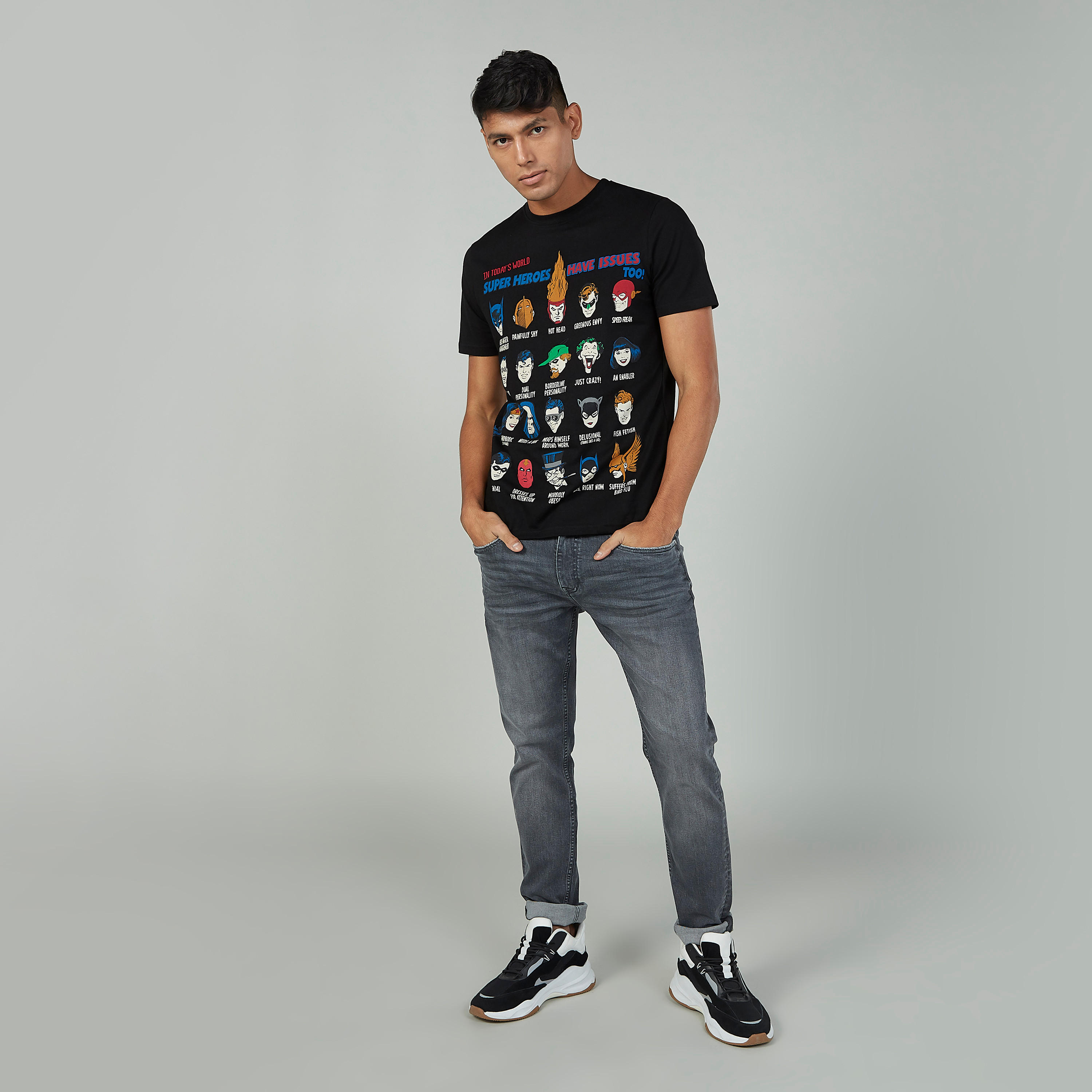 تيشيرت مستدام سليم بياقة ضيقة وأكمام قصيرة بطبعات جاستيس ليج -men-clothing-tshirtsandpolos-tshirts-image-2