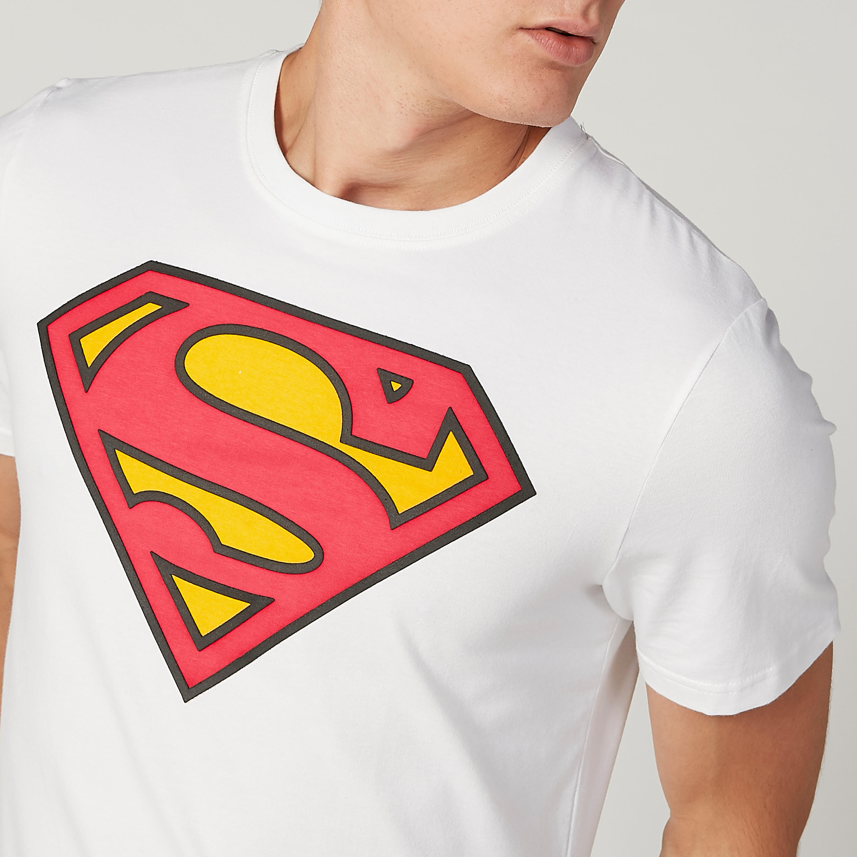 تيشيرت مستدام سليم وياقة ضيّقة وطبعات سوبرمان-men-clothing-tshirtsandpolos-tshirts-image-3