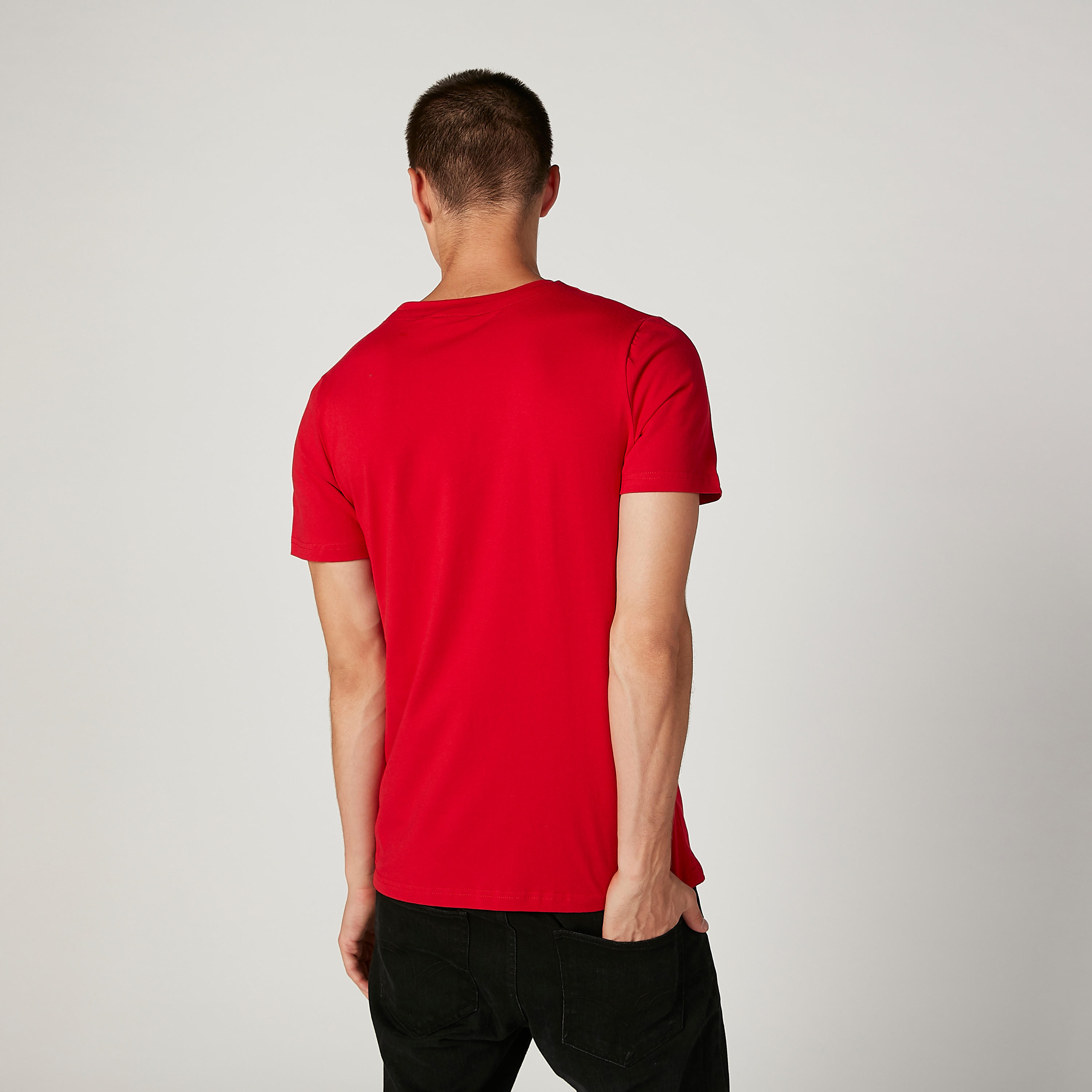 تيشيرت مستدام بأكمام قصيرة وياقة ضيقة وطبعات سكوبي دوو -men-clothing-tshirtsandpolos-tshirts-image-4