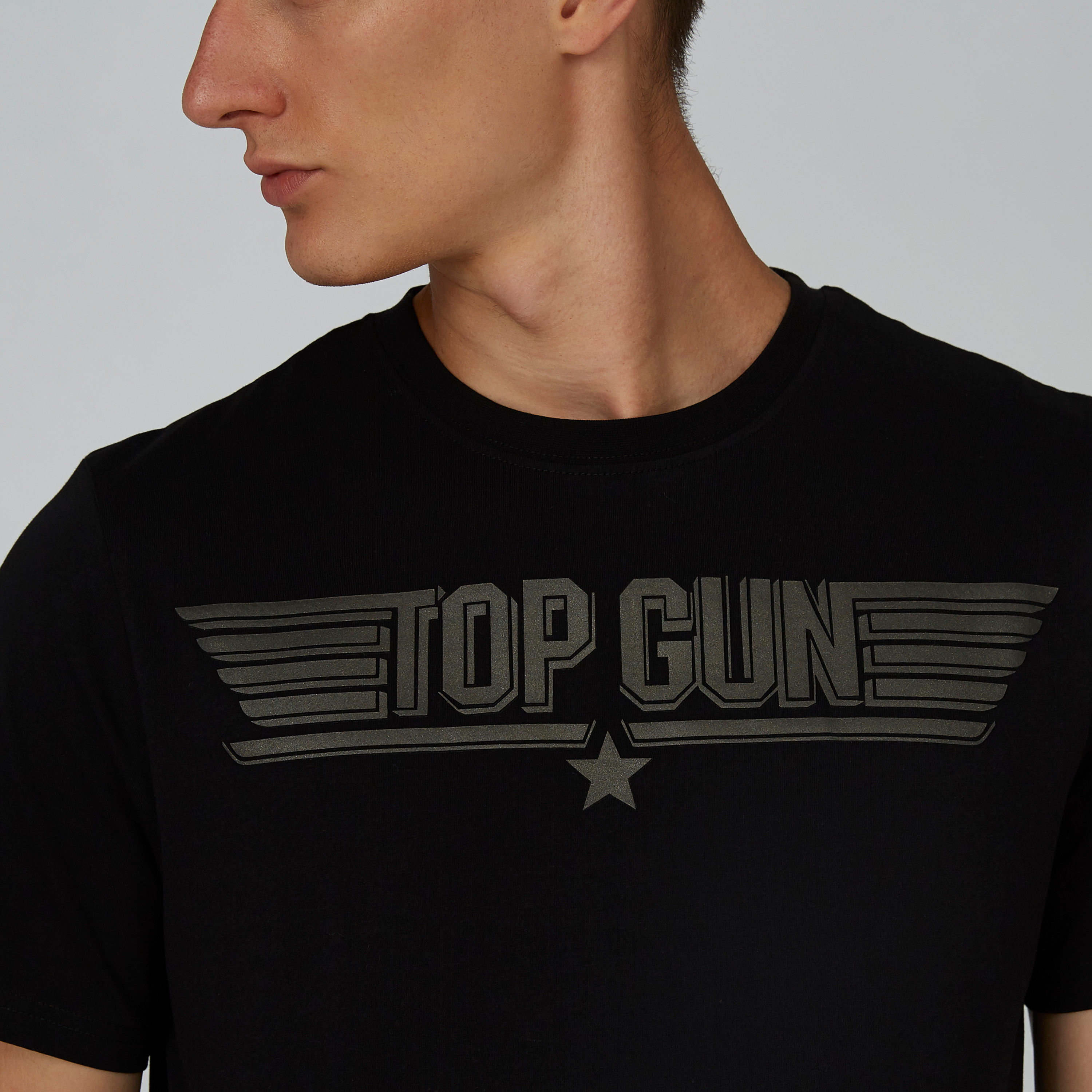 تيشيرت مستدام سليم بياقة ضيّقة وطبعات سمايلي وورلد -men-clothing-tshirtsandpolos-tshirts-image-4