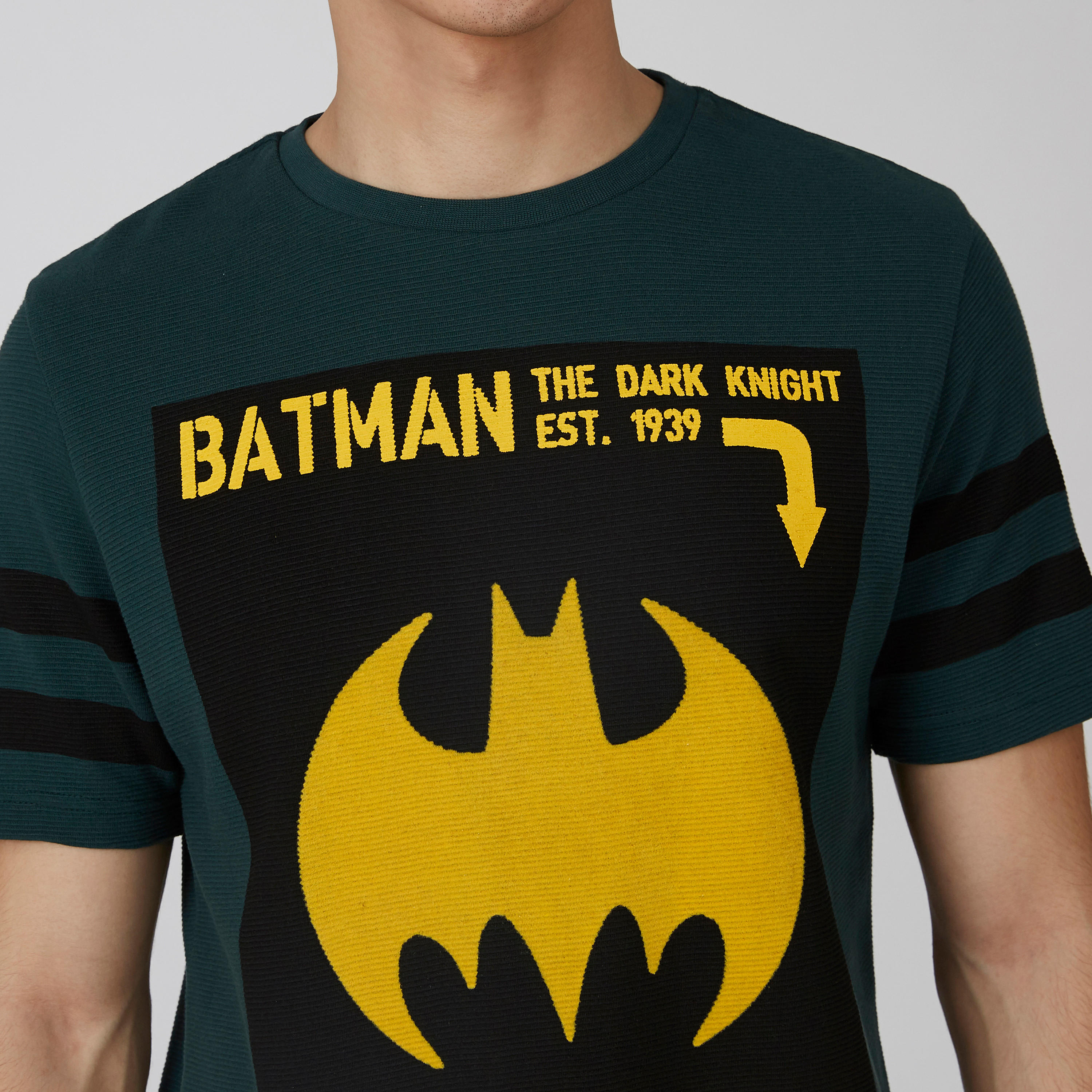 تيشيرت مستدام سليم بأكمام قصيرة وطبعات باتمان -men-clothing-tshirtsandpolos-tshirts-image-3