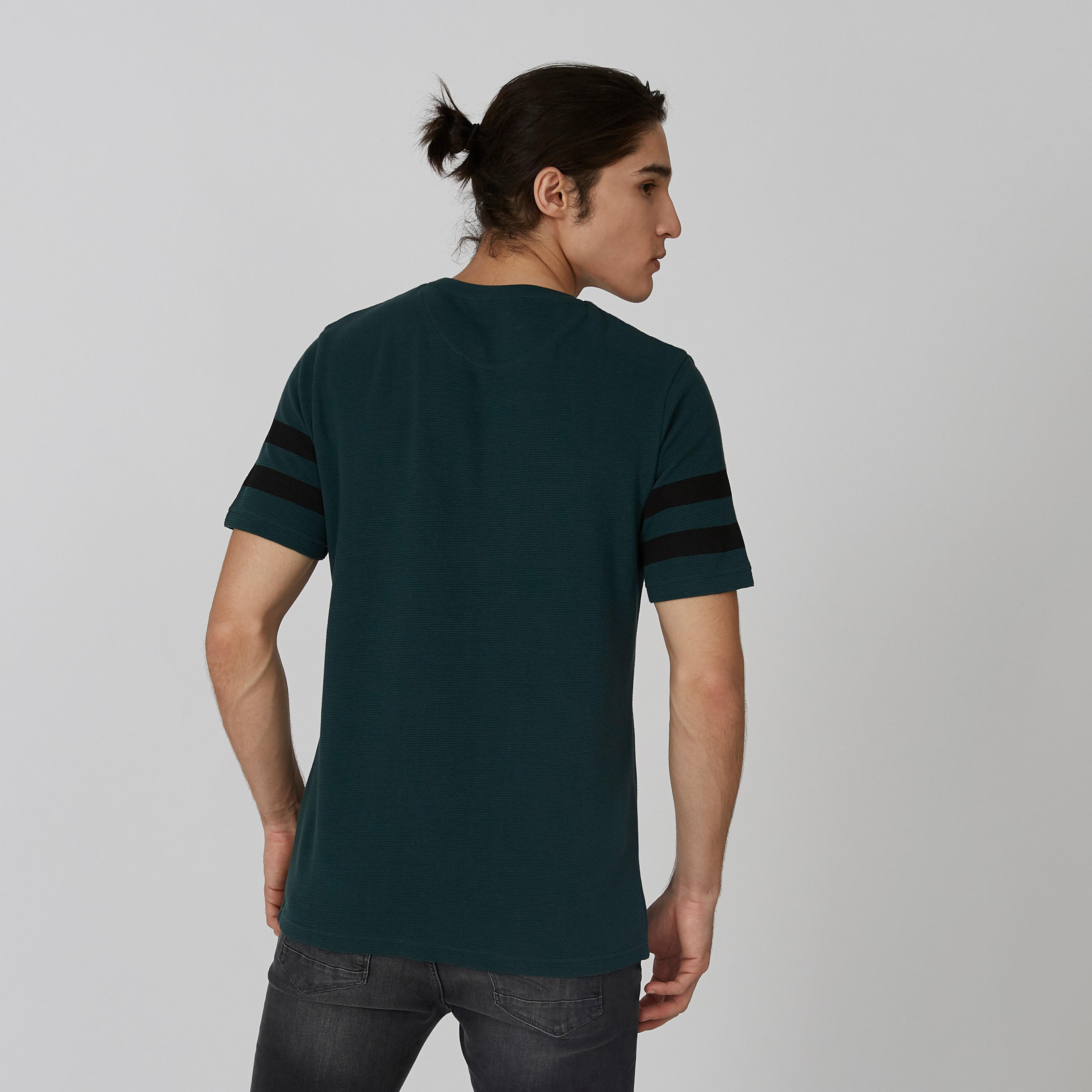 تيشيرت مستدام سليم بأكمام قصيرة وطبعات باتمان -men-clothing-tshirtsandpolos-tshirts-image-4