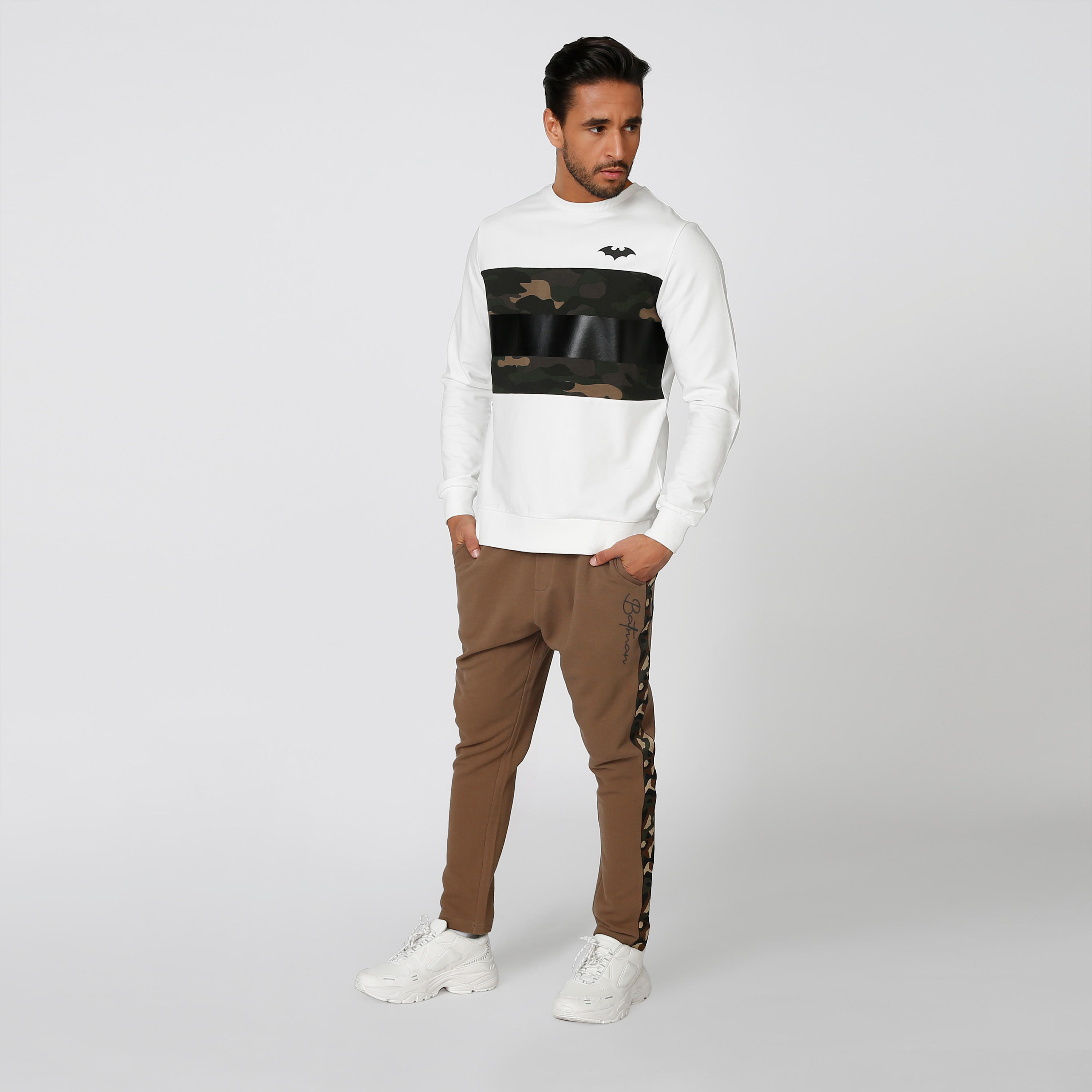سويت شيرت  مستدام بياقة مستديرة وأكمام طويلة وطبعات باتمان -men-winterwear-hoodiesandsweatshirts-image-3