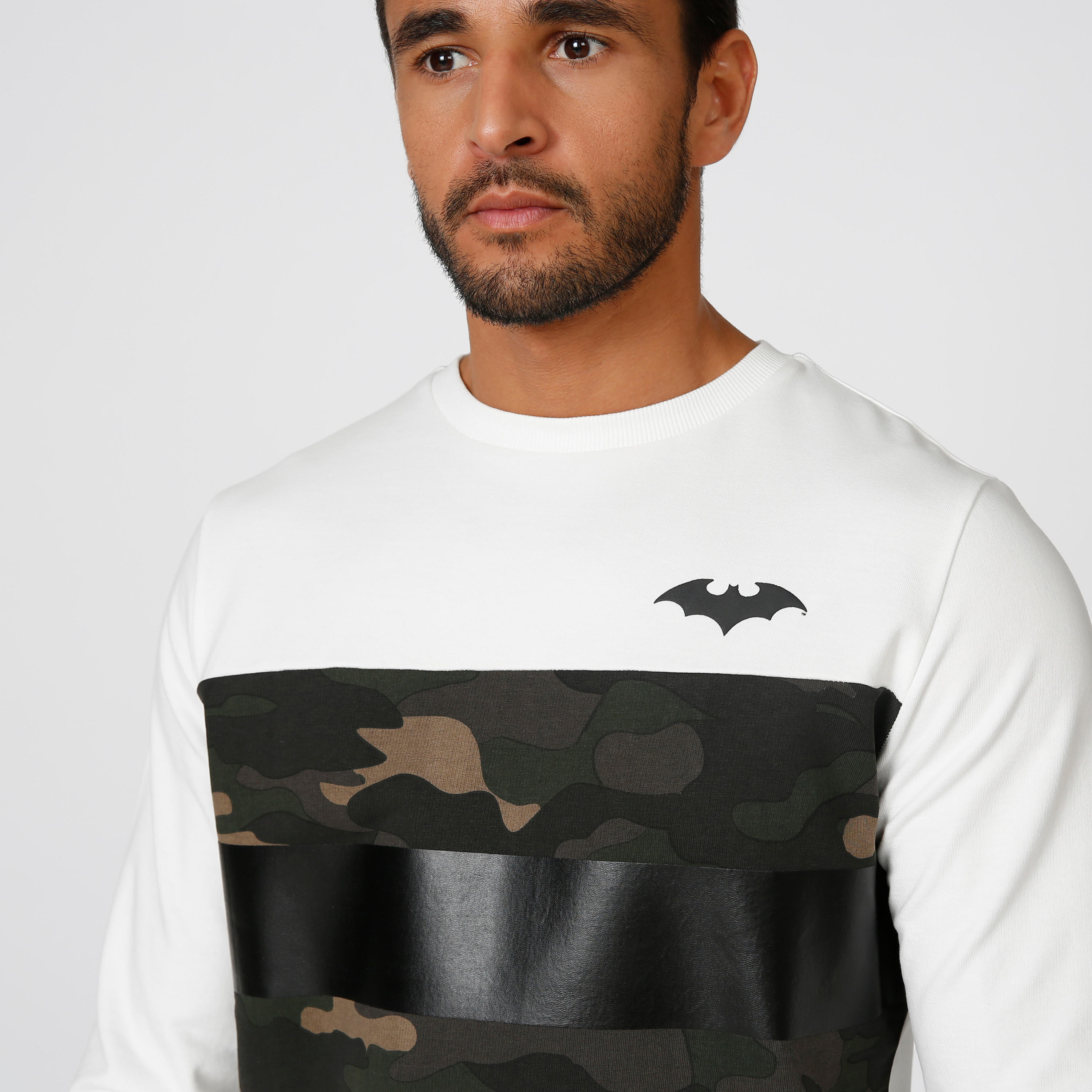 سويت شيرت  مستدام بياقة مستديرة وأكمام طويلة وطبعات باتمان -men-winterwear-hoodiesandsweatshirts-image-4