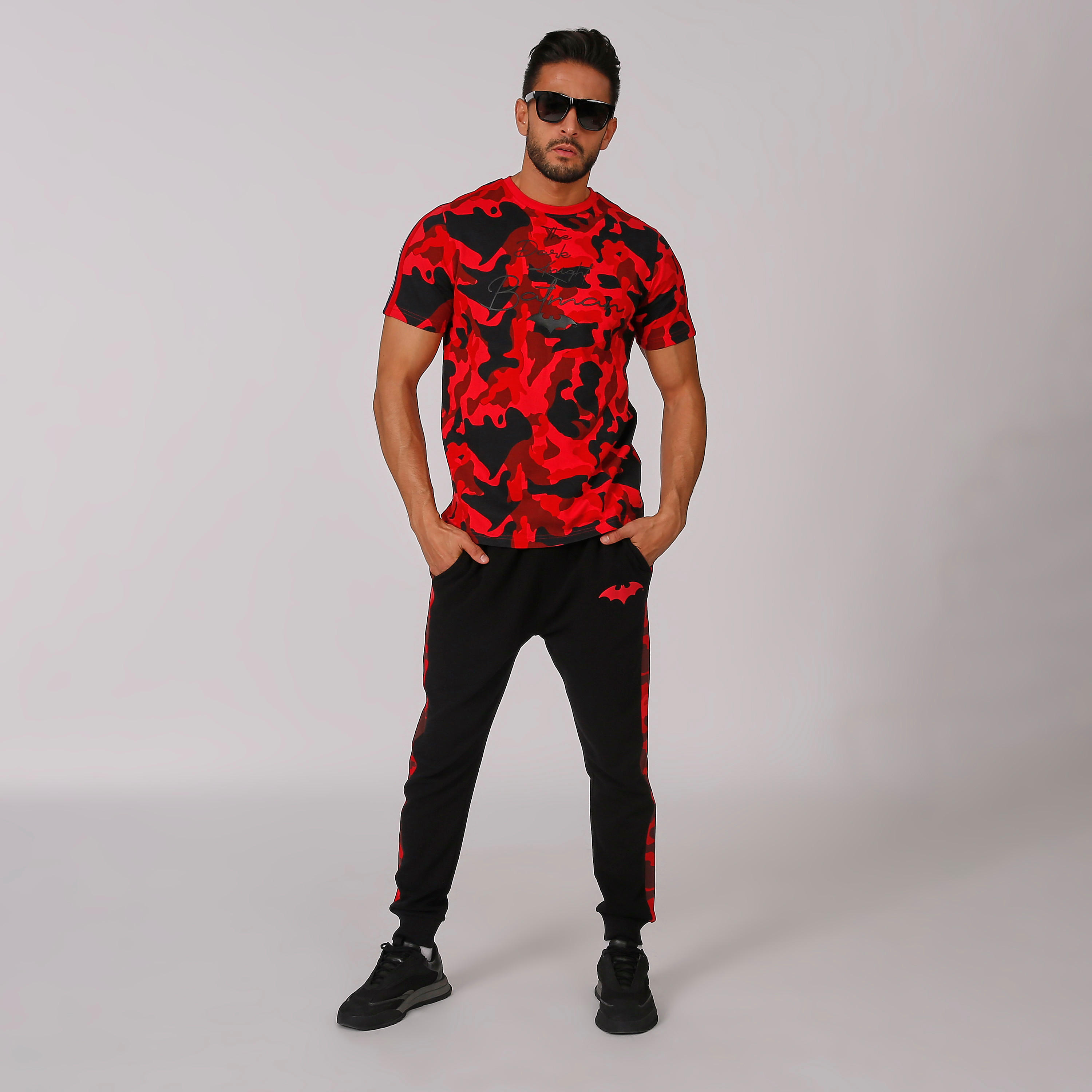 Slim Fit Sustainable Batman Printed with Short Sleeves-men-clothing-tshirtsandpolos-tshirts-image-3
