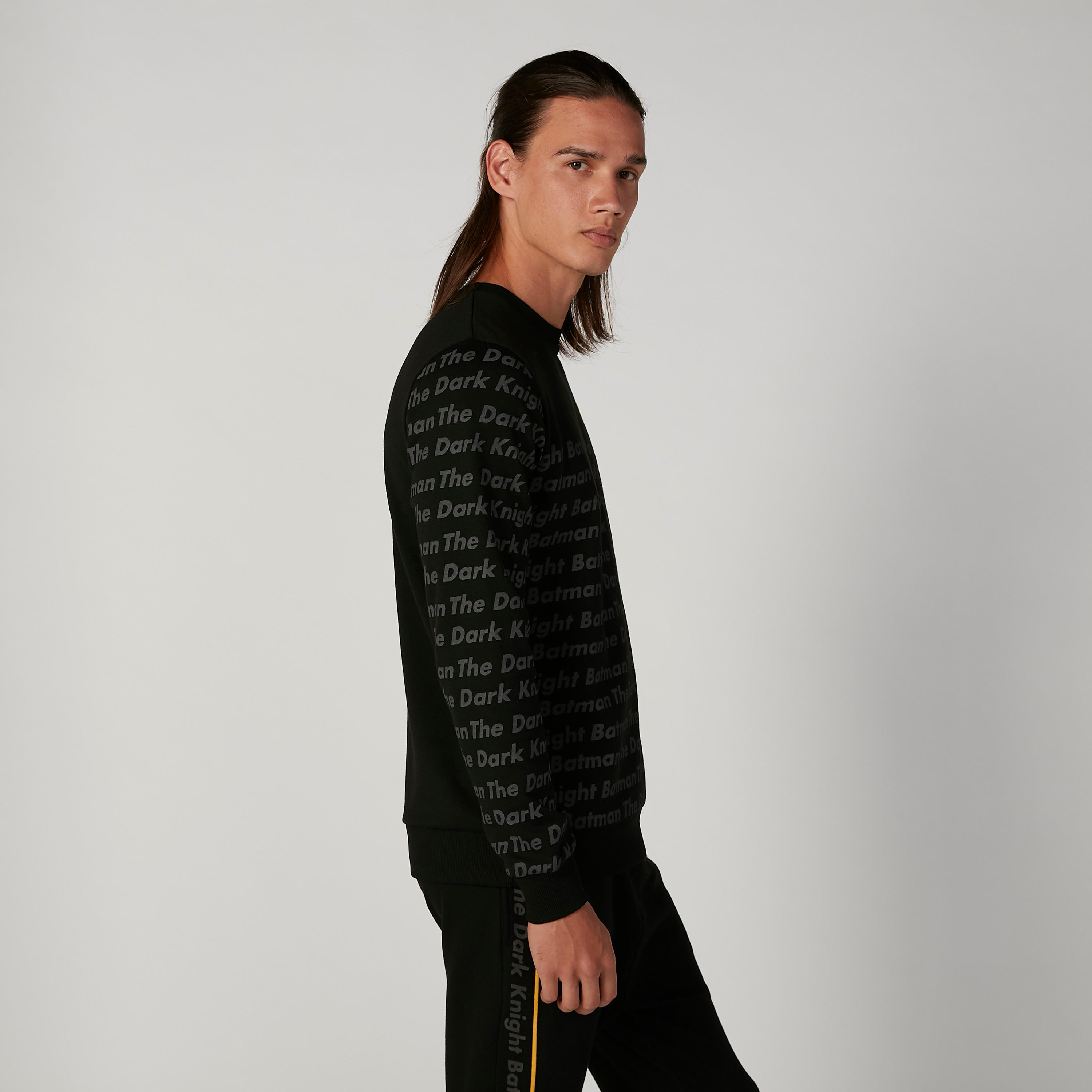 سويت شيرت مستدام بأكمام طويلة وطبعات -men-winterwear-hoodiesandsweatshirts-image-2