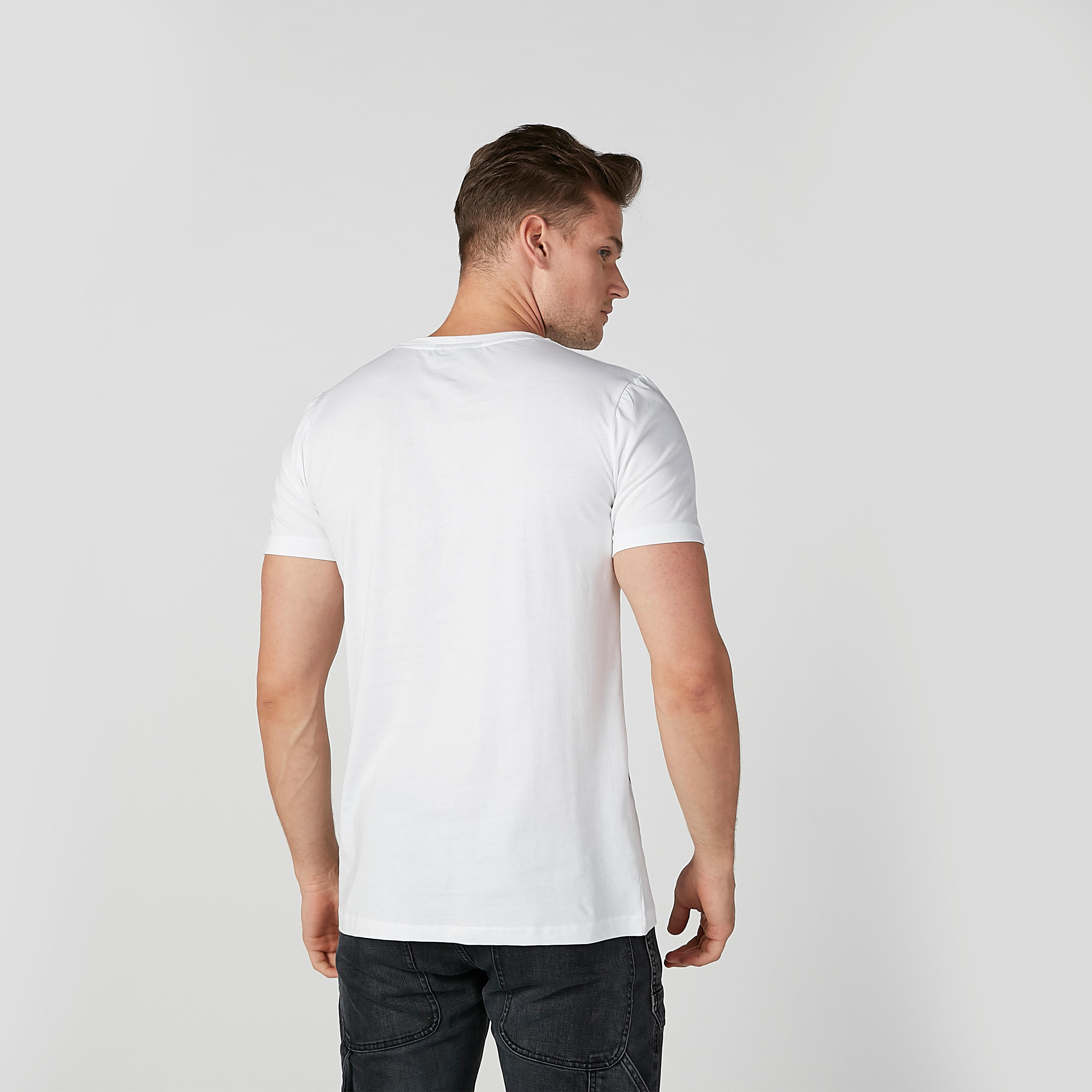تيشيرت مستدام سليم بياقة ضيّقة وطبعات بوبوي -men-clothing-tshirtsandpolos-tshirts-image-4
