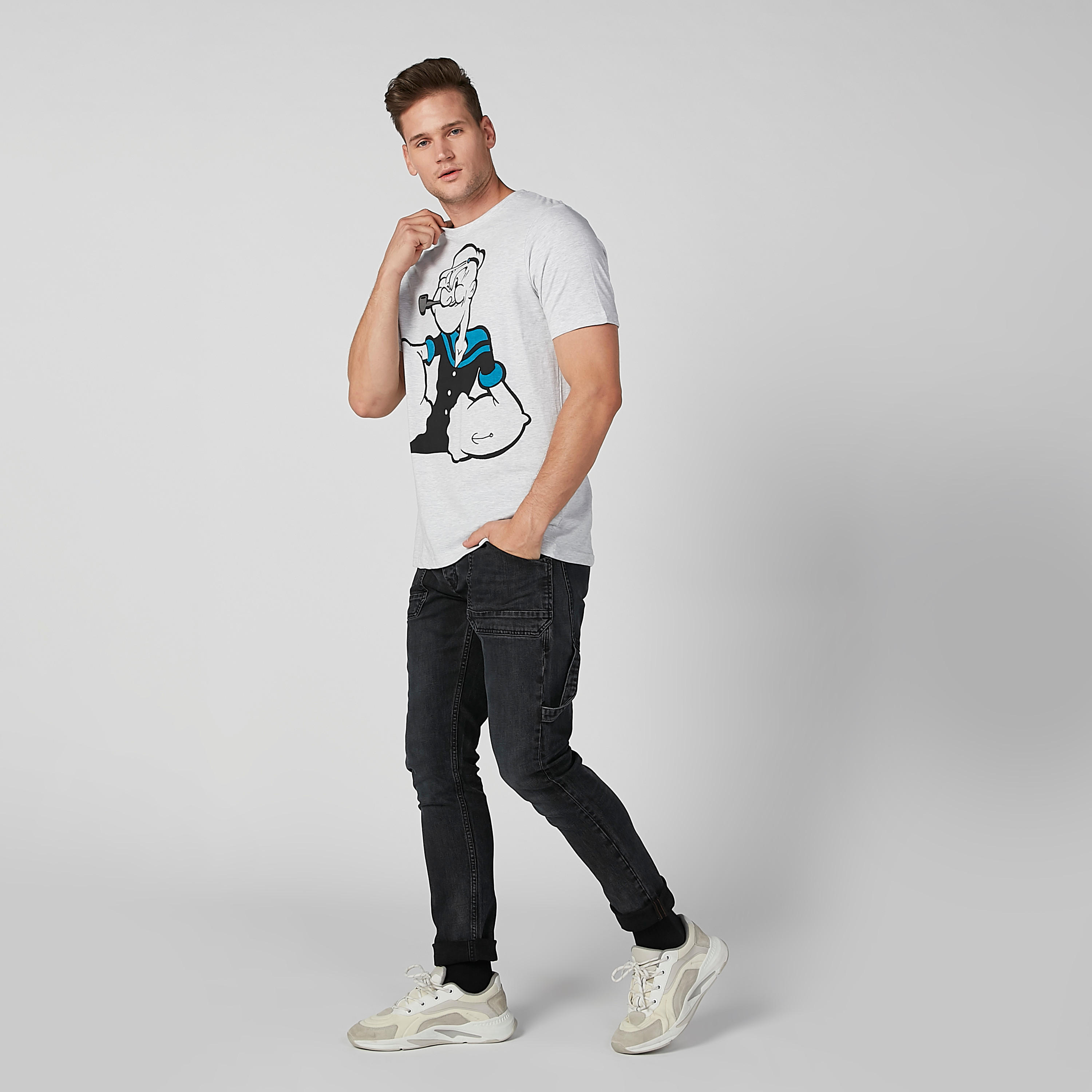 تيشيرت مستدام سليم بياقة ضيّقة وطبعات بوبوي -men-clothing-tshirtsandpolos-tshirts-image-2