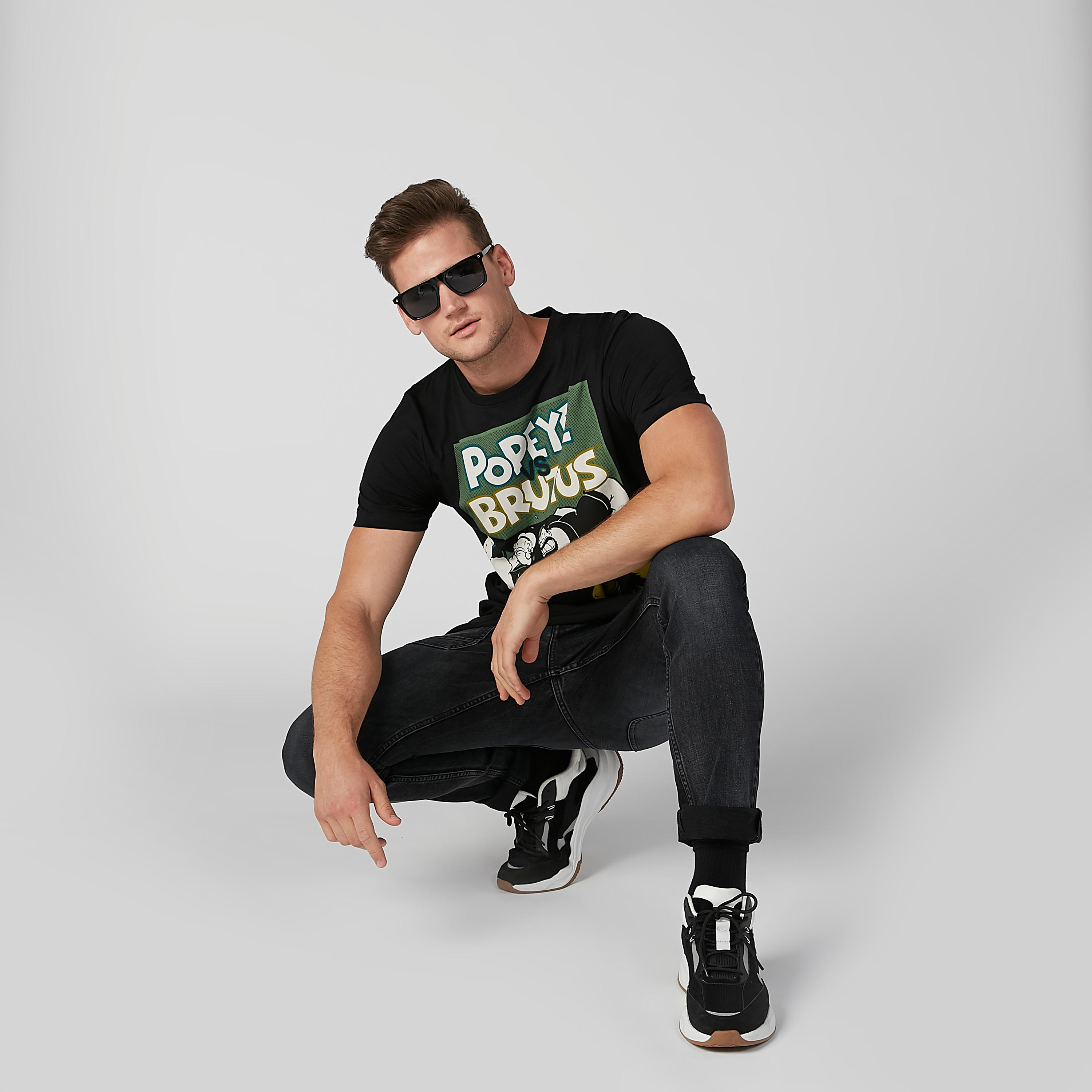 تيشيرت مستدام سليم بياقة ضيّقة وطبعات بوبوي -men-clothing-tshirtsandpolos-tshirts-image-1