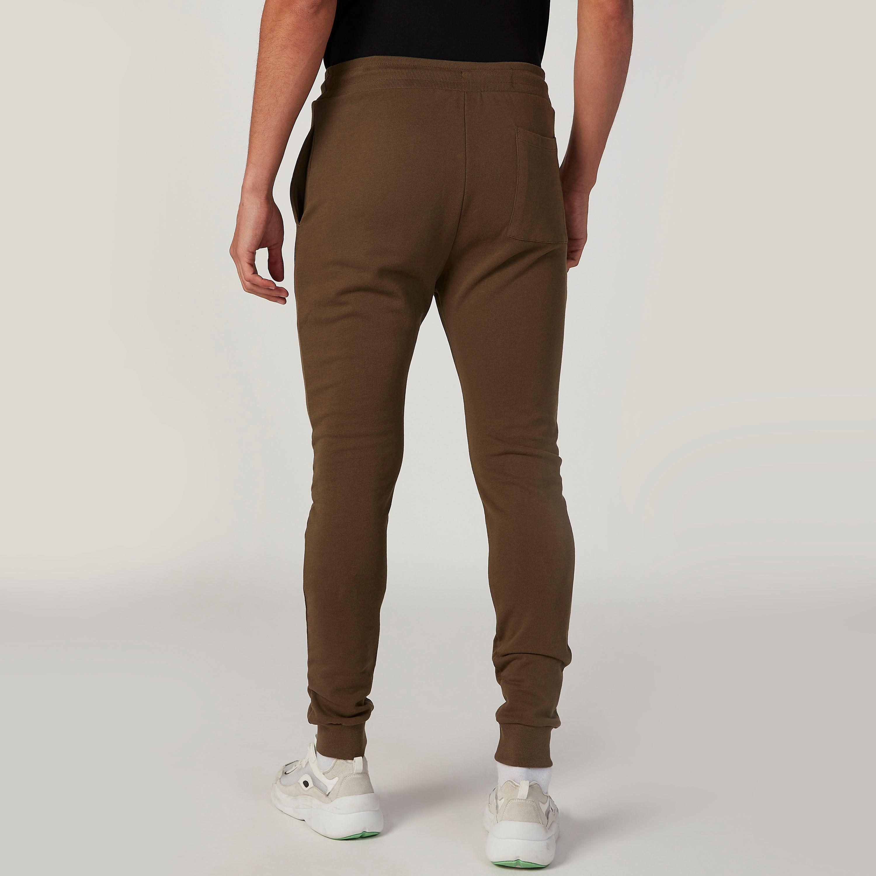 بنطلون رياضي مستدام سليم فيت بخصر متوسط الارتفاع وطبعات باتمان -men-clothing-bottoms-joggers-image-4