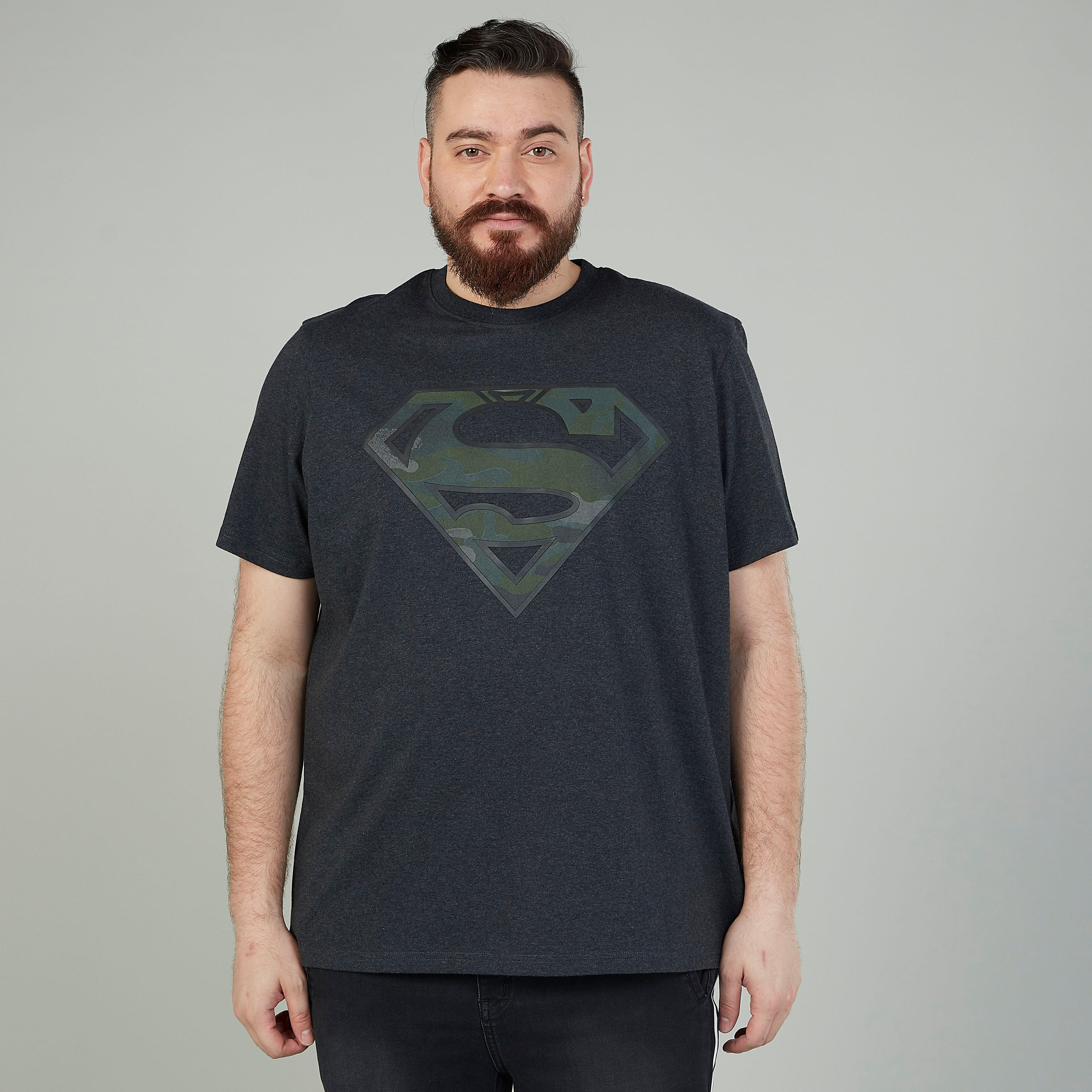 تيشيرت مستدام سليم فيت بياقة ضيّقة وطبعات سوبرمان -men-clothing-tshirtsandpolos-tshirts-image-1