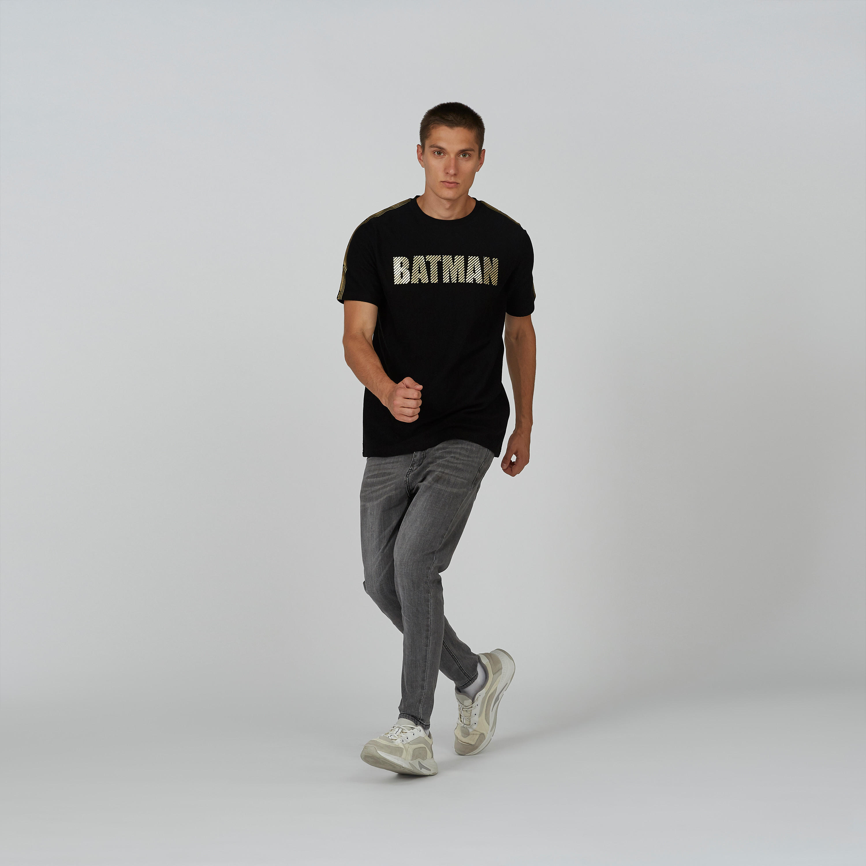تيشيرت بياقة مستديرة وأكمام قصيرة وطبعات باتمان-men-clothing-tshirtsandpolos-tshirts-image-4