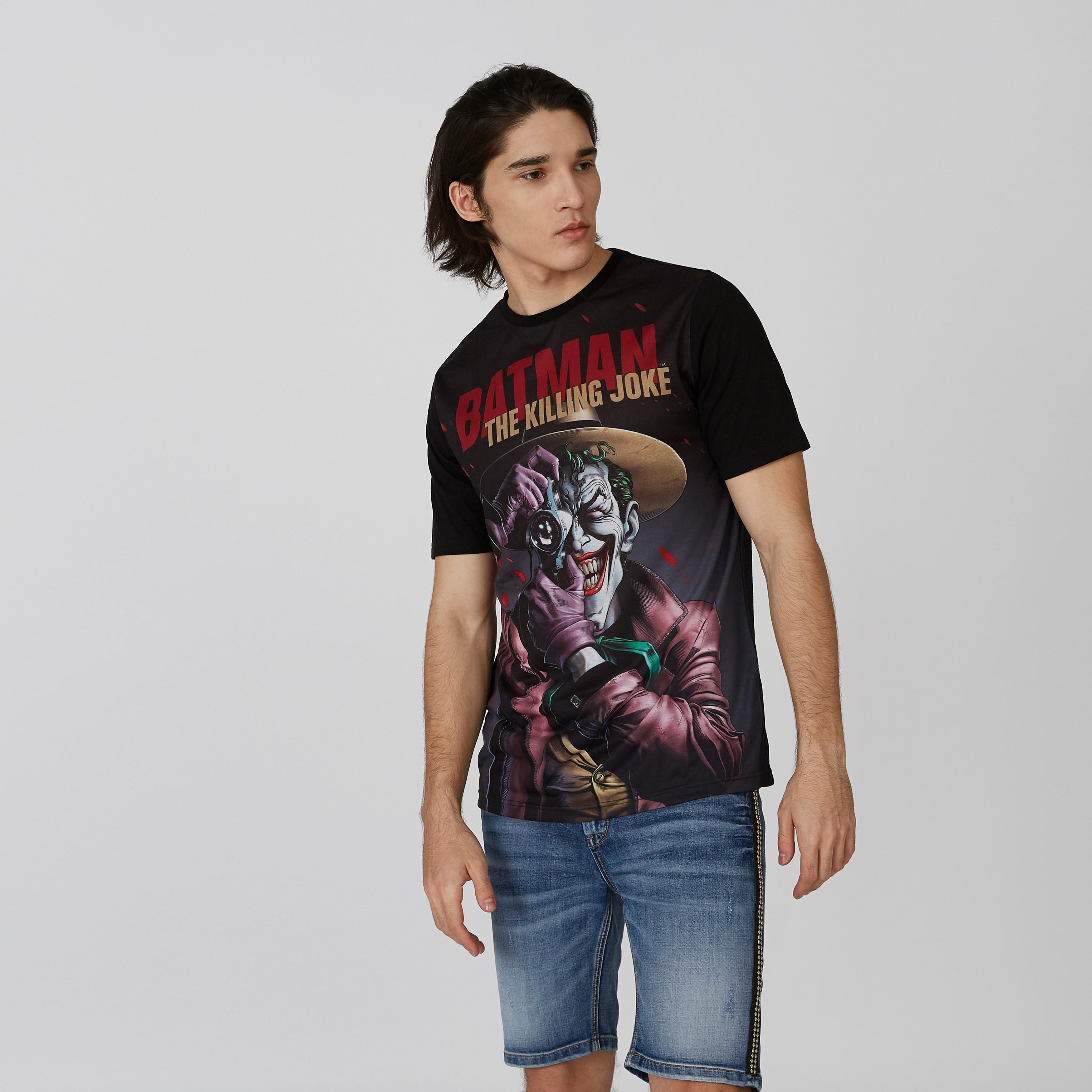 تيشيرت بياقة ضيّقة وأكمام قصيرة وطبعات باتمان-men-clothing-tshirtsandpolos-tshirts-image-2