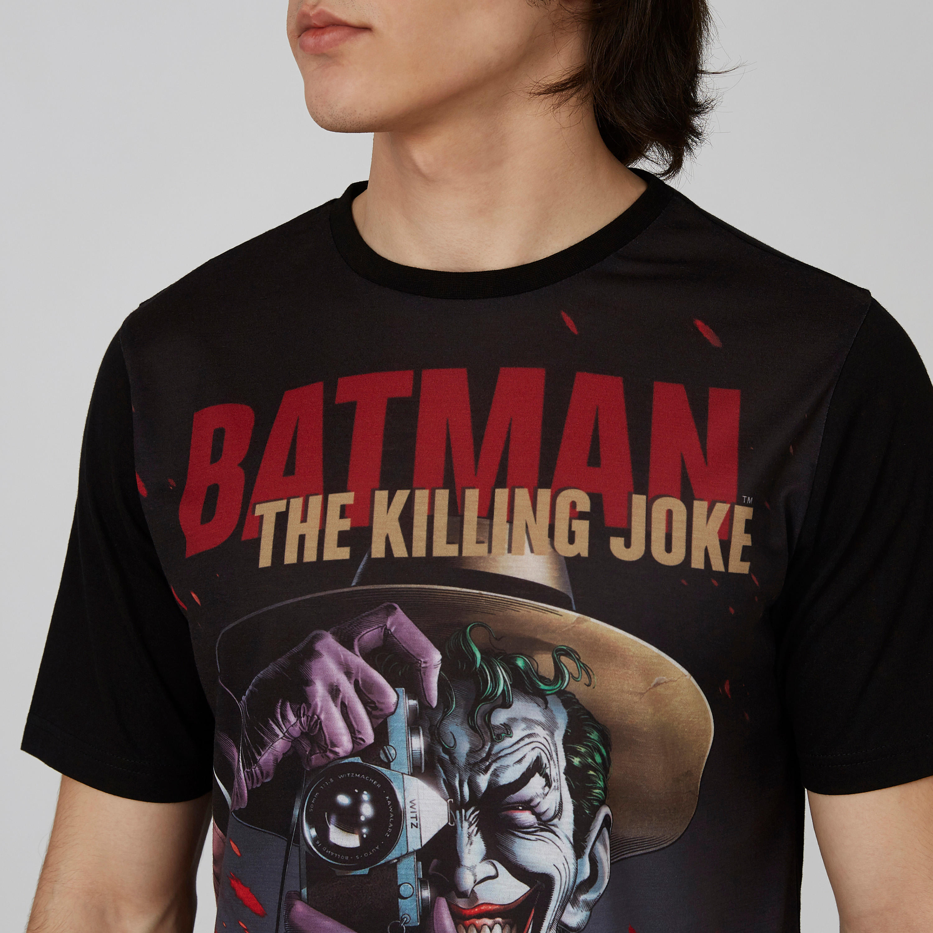 تيشيرت بياقة ضيّقة وأكمام قصيرة وطبعات باتمان-men-clothing-tshirtsandpolos-tshirts-image-3