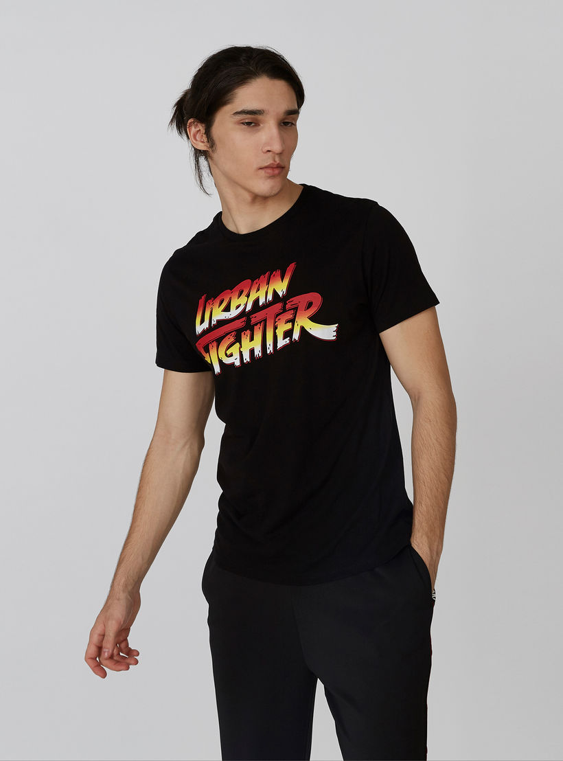 تيشيرت بياقة مستديرة وأكمام قصيرة وطبعات-men-clothing-tshirtsandpolos-tshirts-image-5