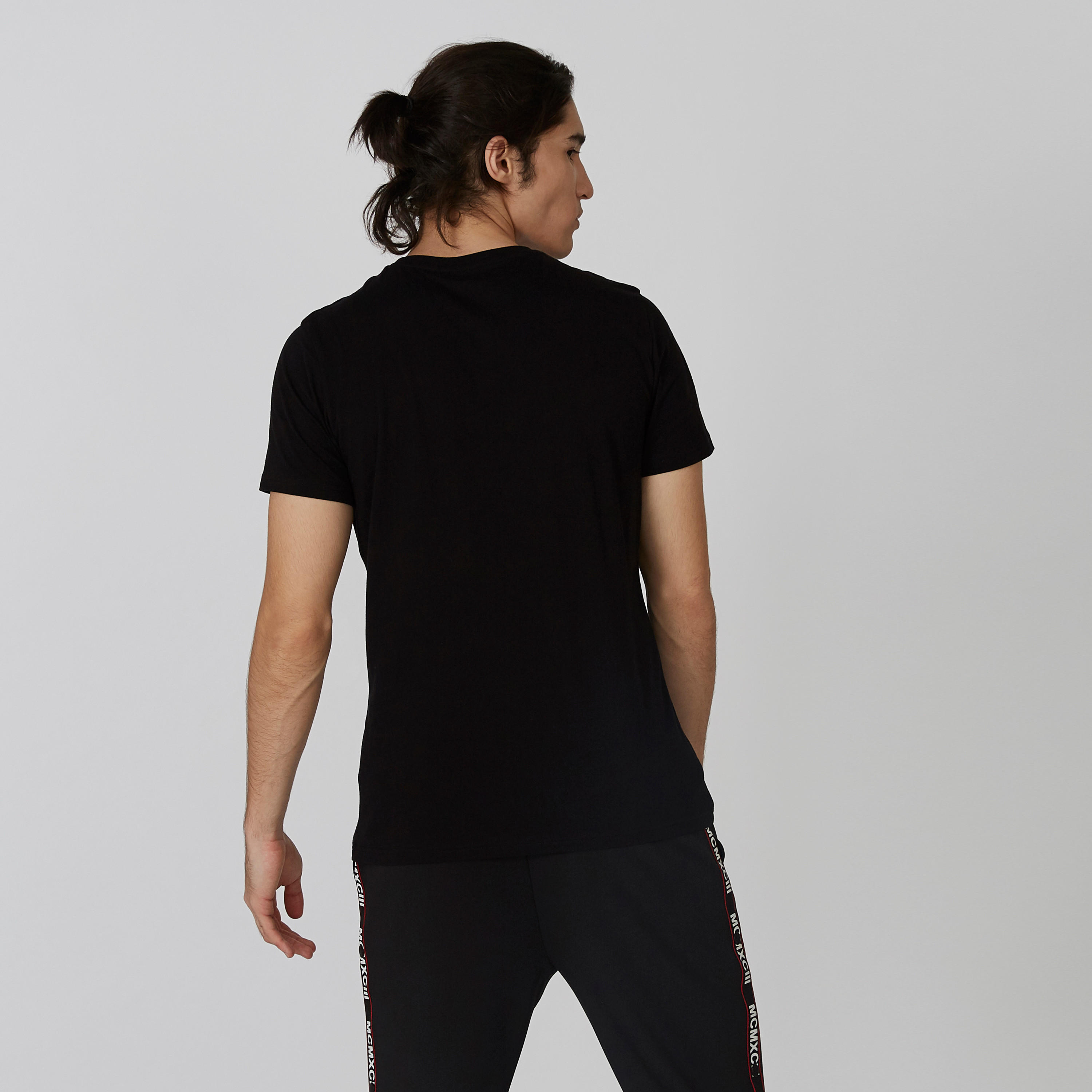 تيشيرت بياقة مستديرة وأكمام قصيرة وطبعات-men-clothing-tshirtsandpolos-tshirts-image-2