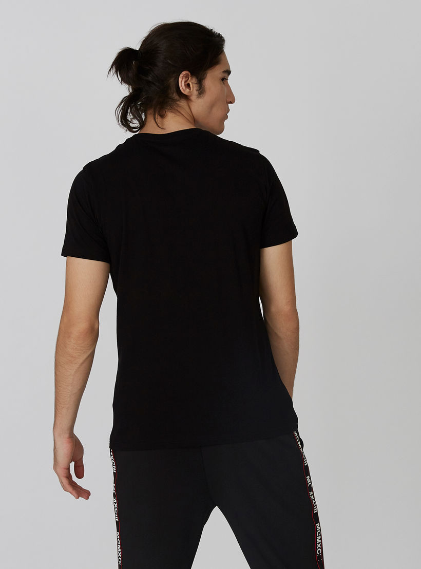 تيشيرت بياقة مستديرة وأكمام قصيرة وطبعات-men-clothing-tshirtsandpolos-tshirts-image-2