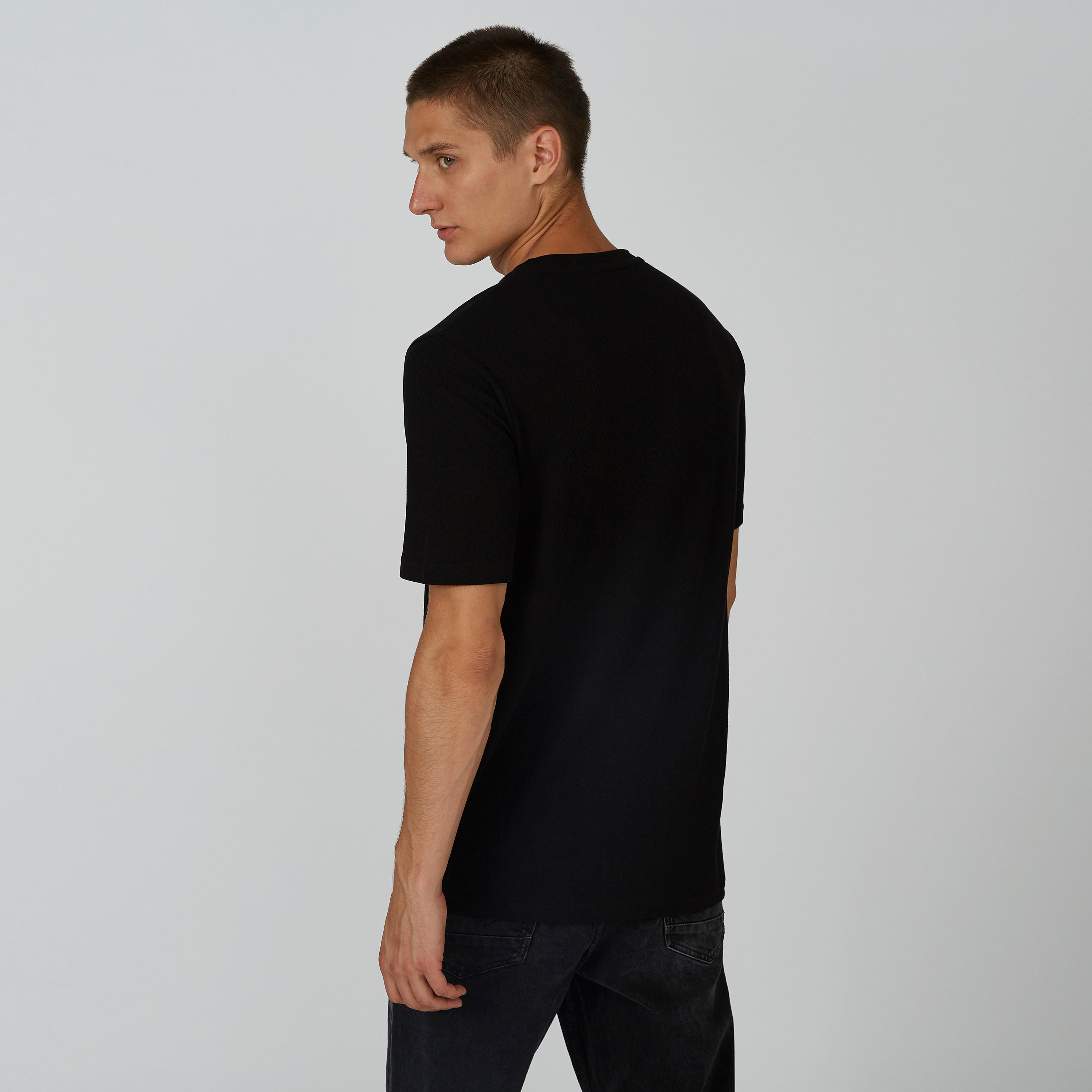 تيشيرت بياقة مستديرة وأكمام قصيرة وطبعات باتمان-men-clothing-tshirtsandpolos-tshirts-image-2
