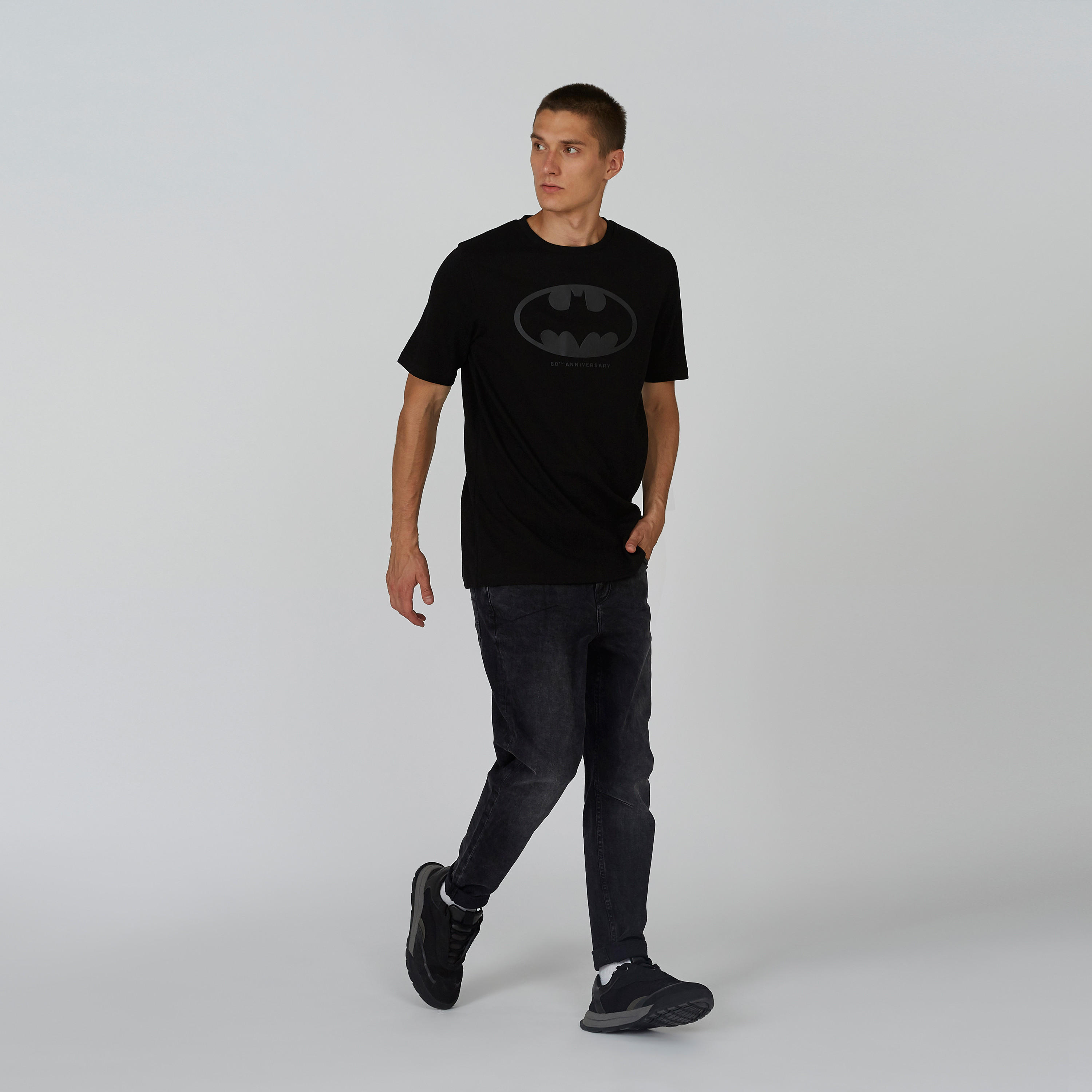 تيشيرت بياقة مستديرة وأكمام قصيرة وطبعات باتمان-men-clothing-tshirtsandpolos-tshirts-image-5