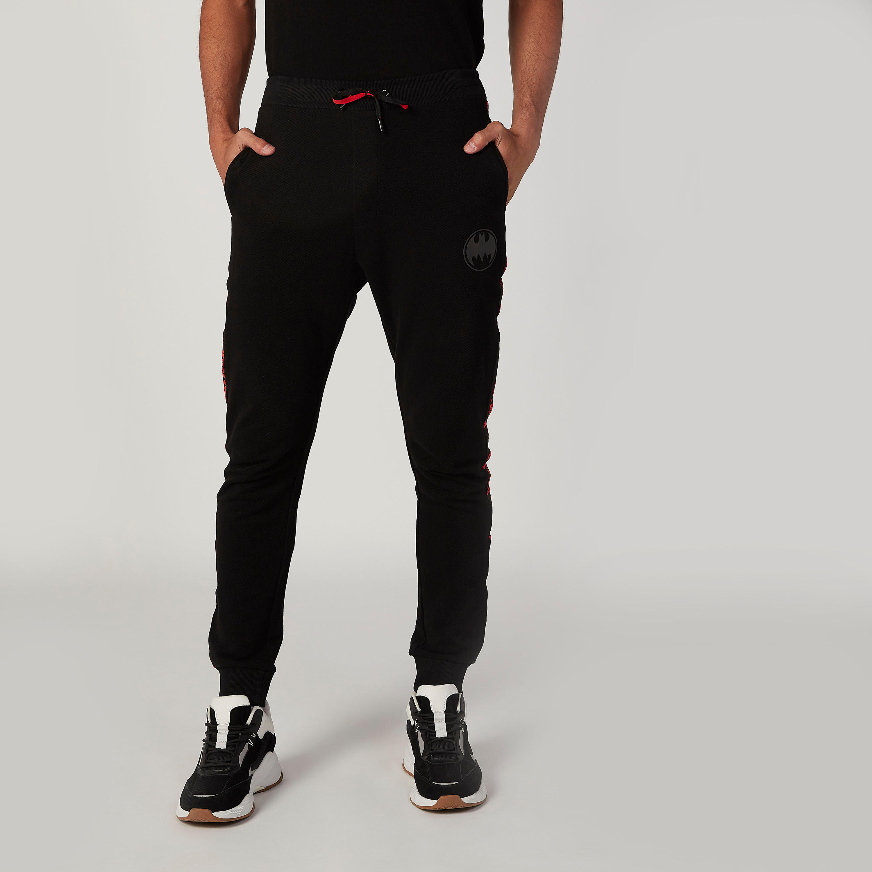 بنطال رياضي بخصر مطّاطي وجيوب وطبعات باتمان-men-clothing-bottoms-joggers-image-1