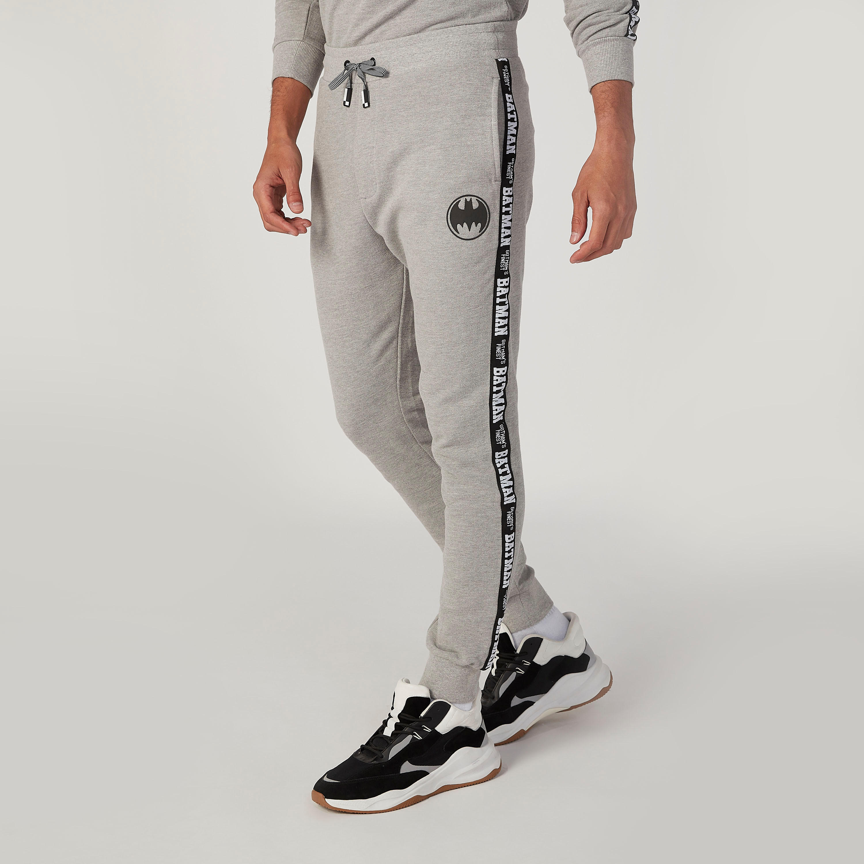 بنطلون رياضي بخصر مطّاطي وجيوب وطبعات باتمان-men-clothing-bottoms-joggers-image-5