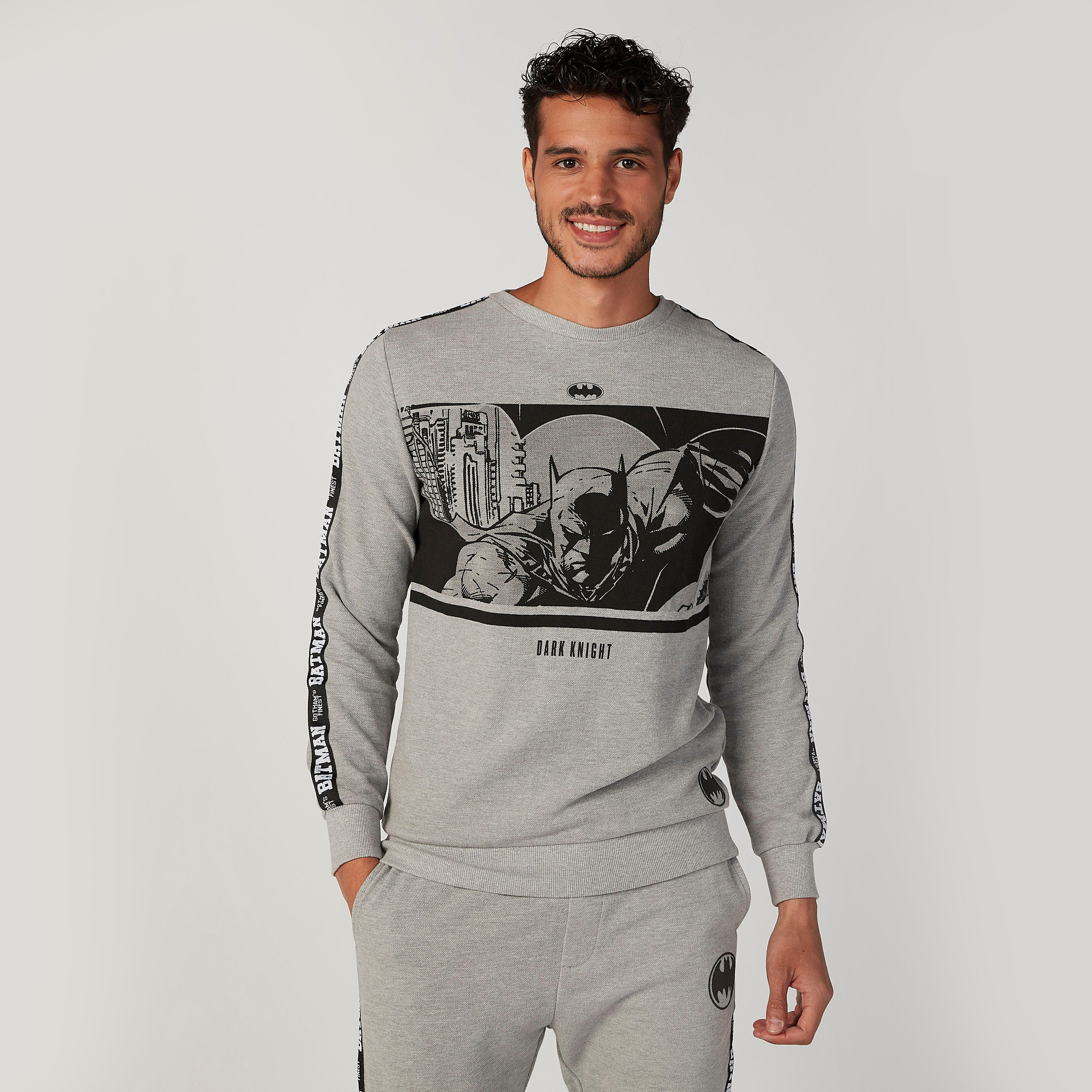 سويت شيرت بياقة مستديرة وأكمام طويلة وطبعات باتمان-men-winterwear-hoodiesandsweatshirts-image-5