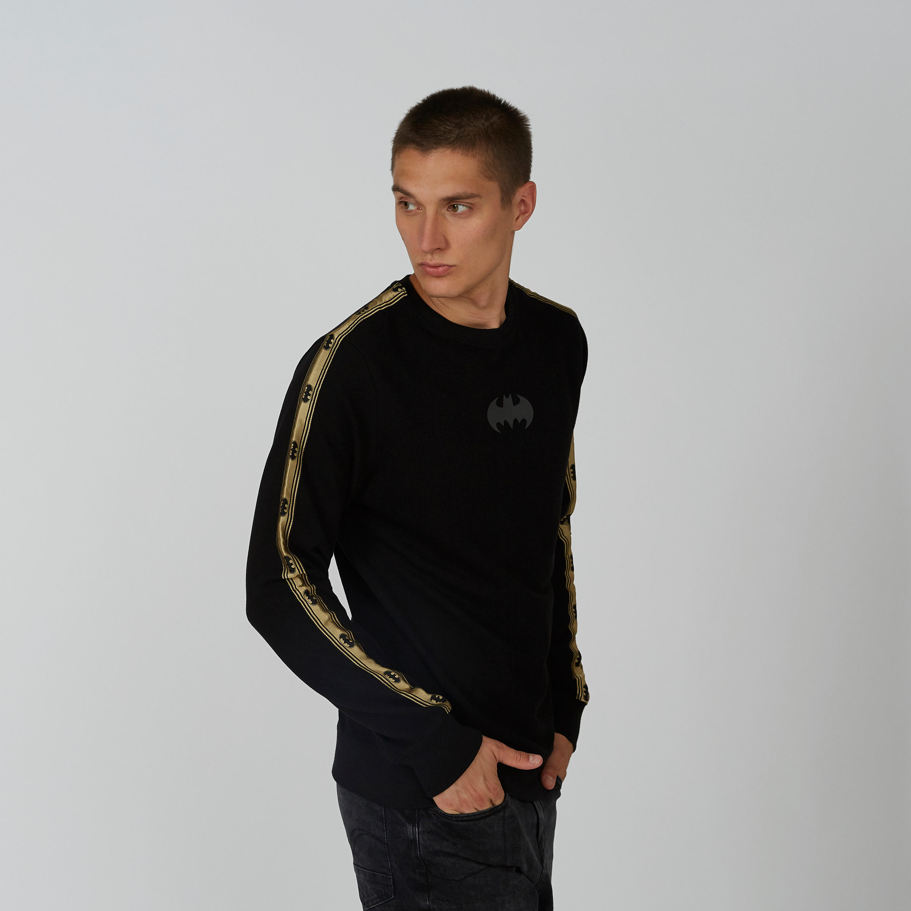 سويت شيرت بياقة مستديرة وأكمام طويلة وطبعات باتمان-men-winterwear-hoodiesandsweatshirts-image-4