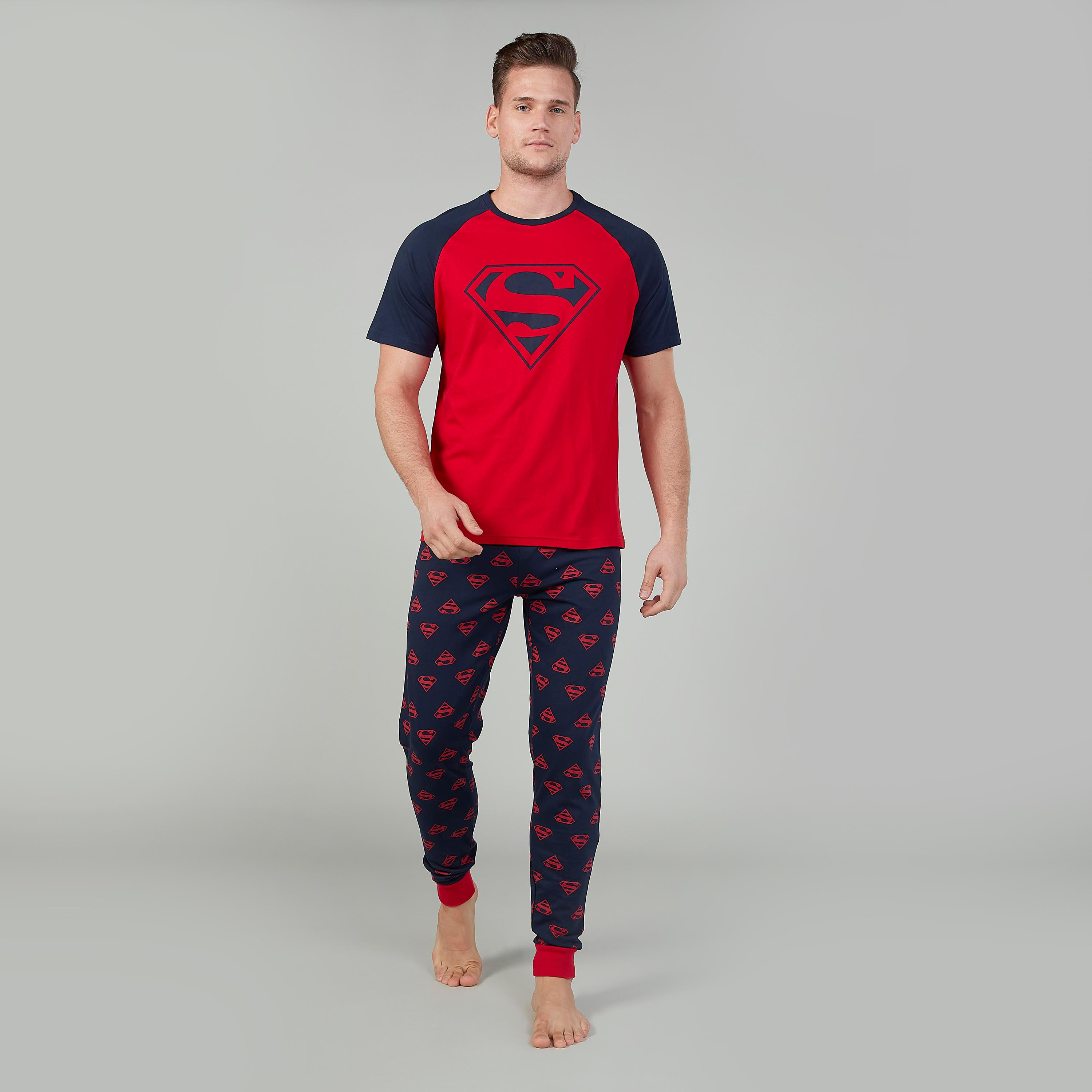 طقم مستدام من بنطلون رياضي وتيشيرت بطبعات سوبرمان-men-clothing-nightwear-sets-image-1