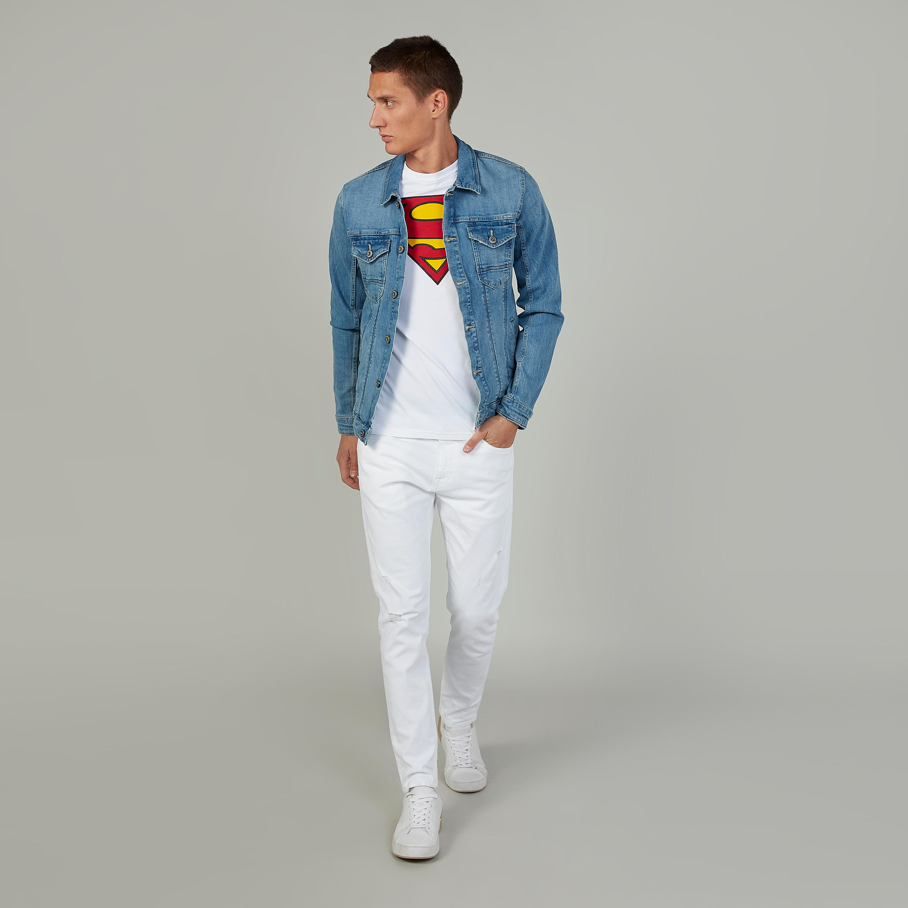 تيشيرت مستدام سليم بياقة ضيّقة وطبعات سوبرمان-men-clothing-tshirtsandpolos-tshirts-image-2