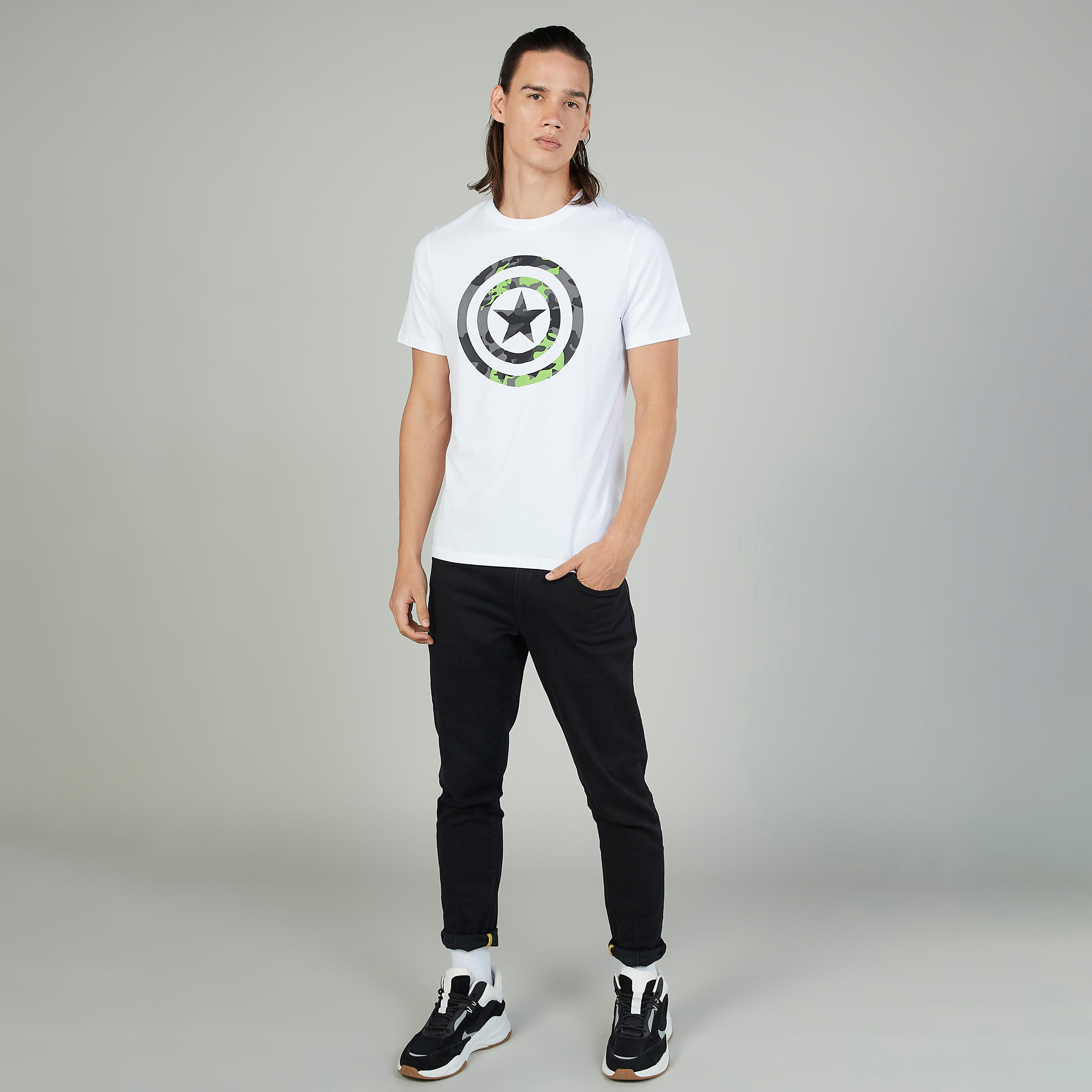 تيشيرت مستدام سليم بياقة ضيّقة وطبعات جوني برافو -men-clothing-tshirtsandpolos-tshirts-image-2