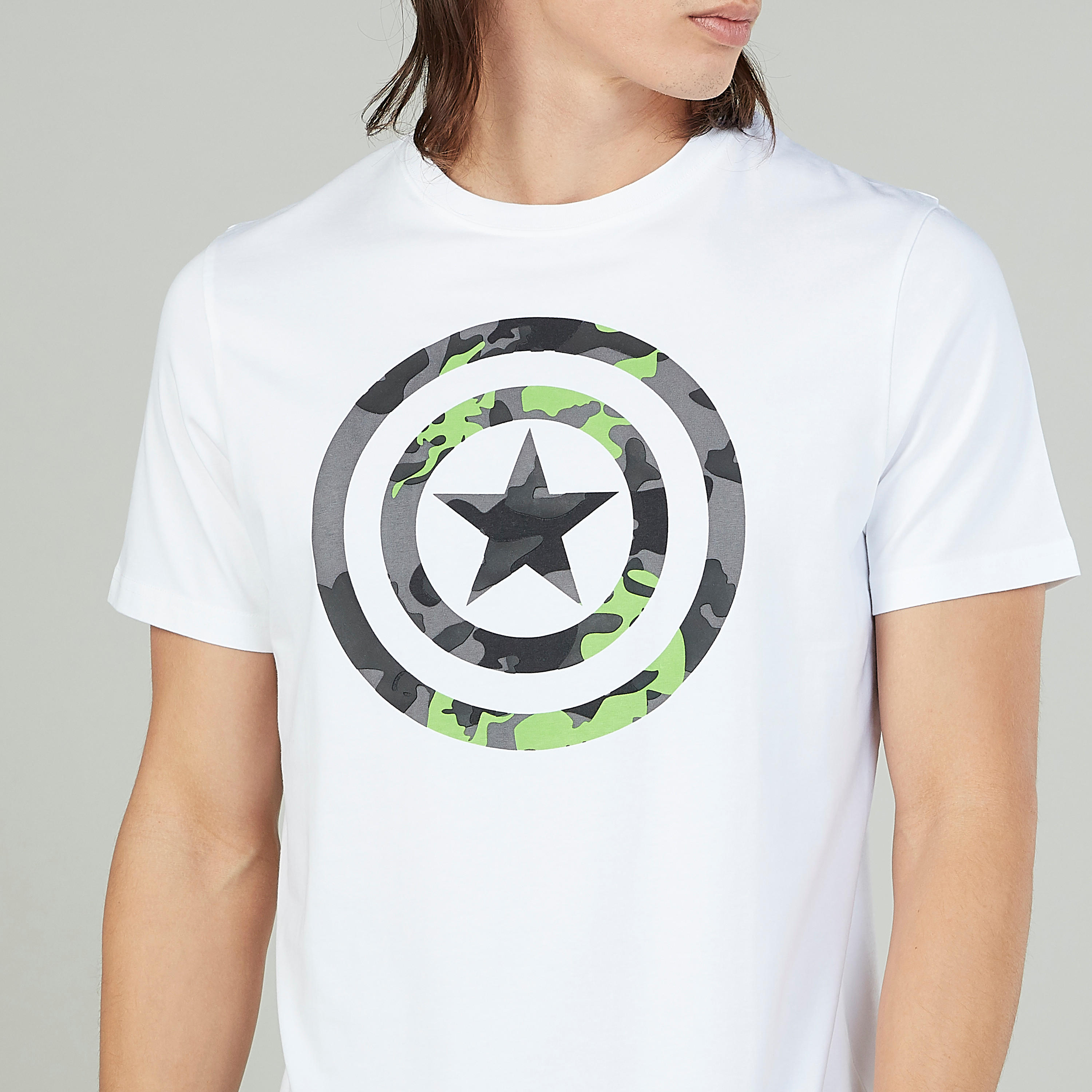 تيشيرت مستدام سليم بياقة ضيّقة وطبعات جوني برافو -men-clothing-tshirtsandpolos-tshirts-image-3