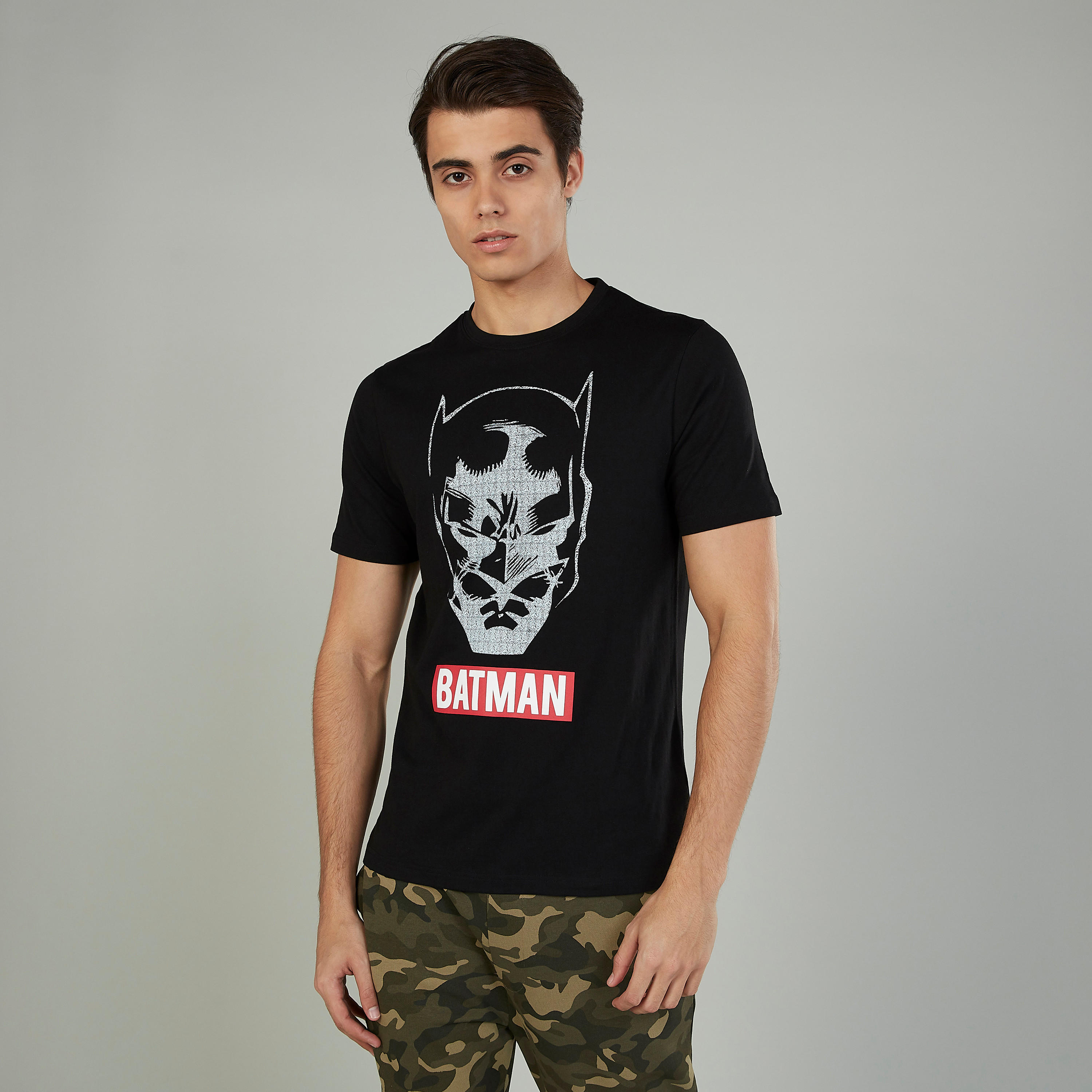 Sustainable Slim Fit Batman Printed T-shirt with Short Sleeves-men-clothing-tshirtsandpolos-tshirts-image-1