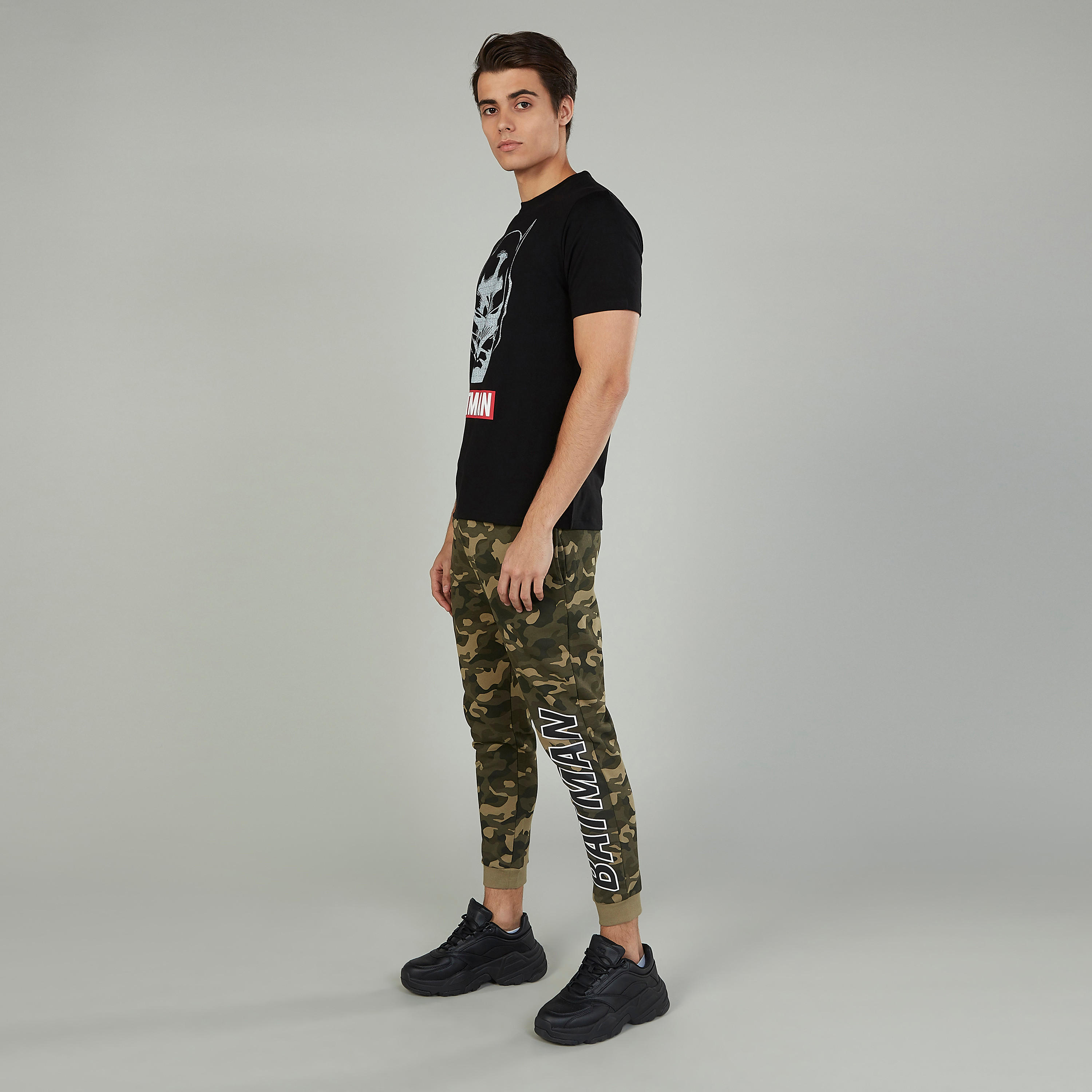Sustainable Slim Fit Batman Printed T-shirt with Short Sleeves-men-clothing-tshirtsandpolos-tshirts-image-2