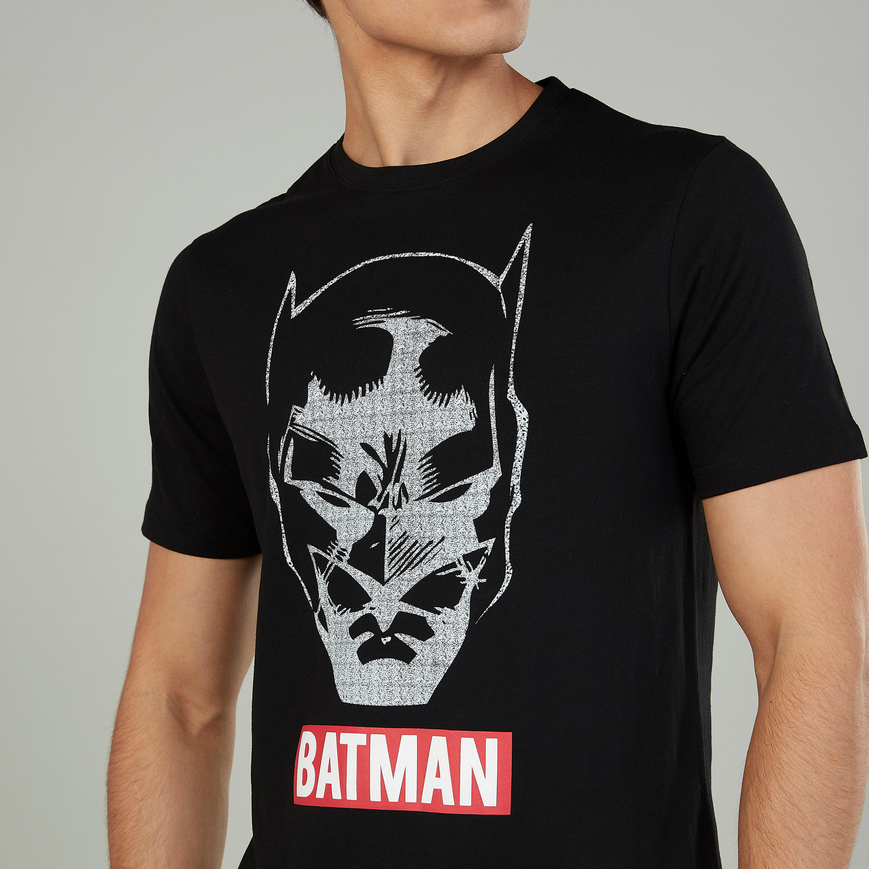 Sustainable Slim Fit Batman Printed T-shirt with Short Sleeves-men-clothing-tshirtsandpolos-tshirts-image-3