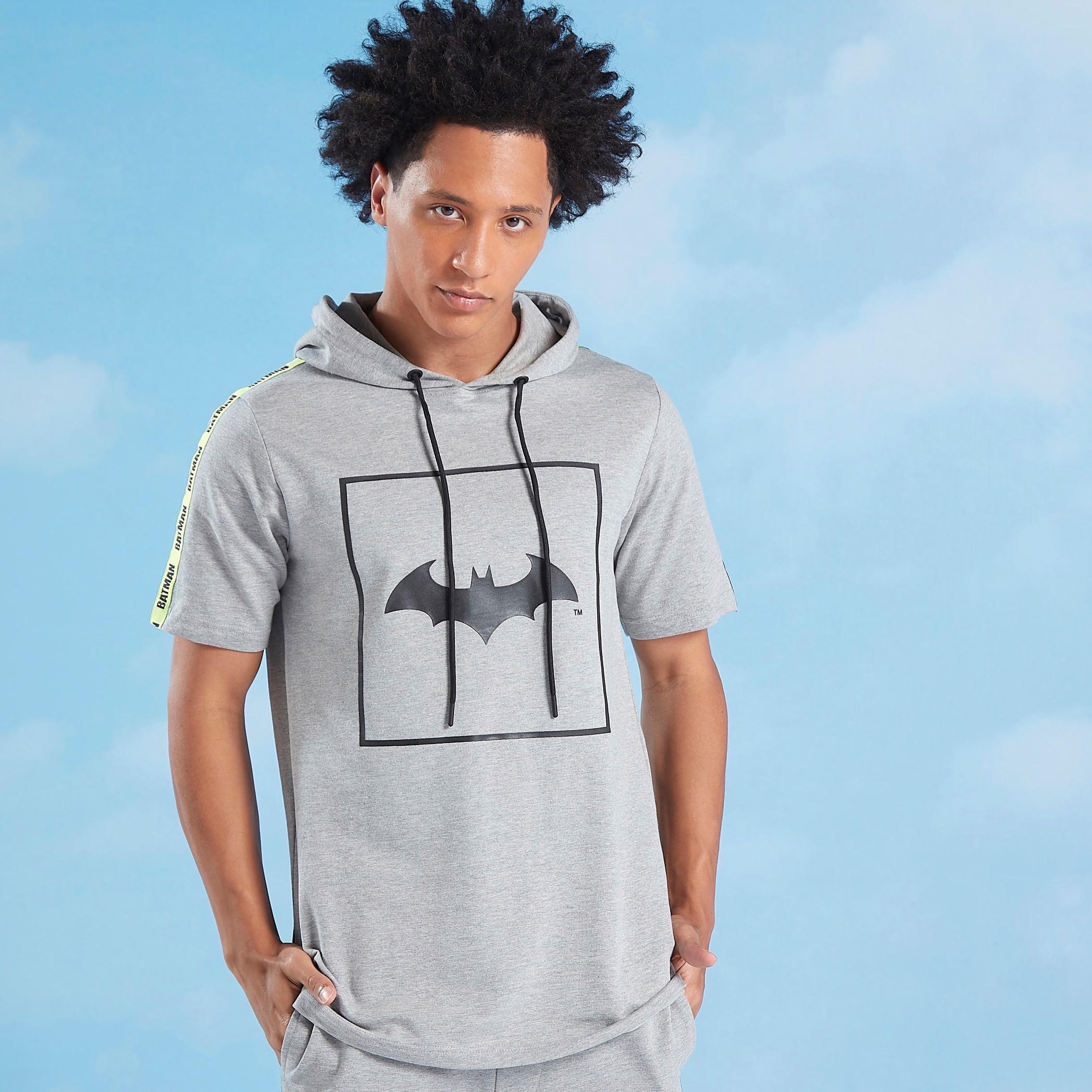 تيشيرت بأكمام قصيرة وقبعة وطبعات باتمان-men-clothing-tshirtsandpolos-tshirts-image-4